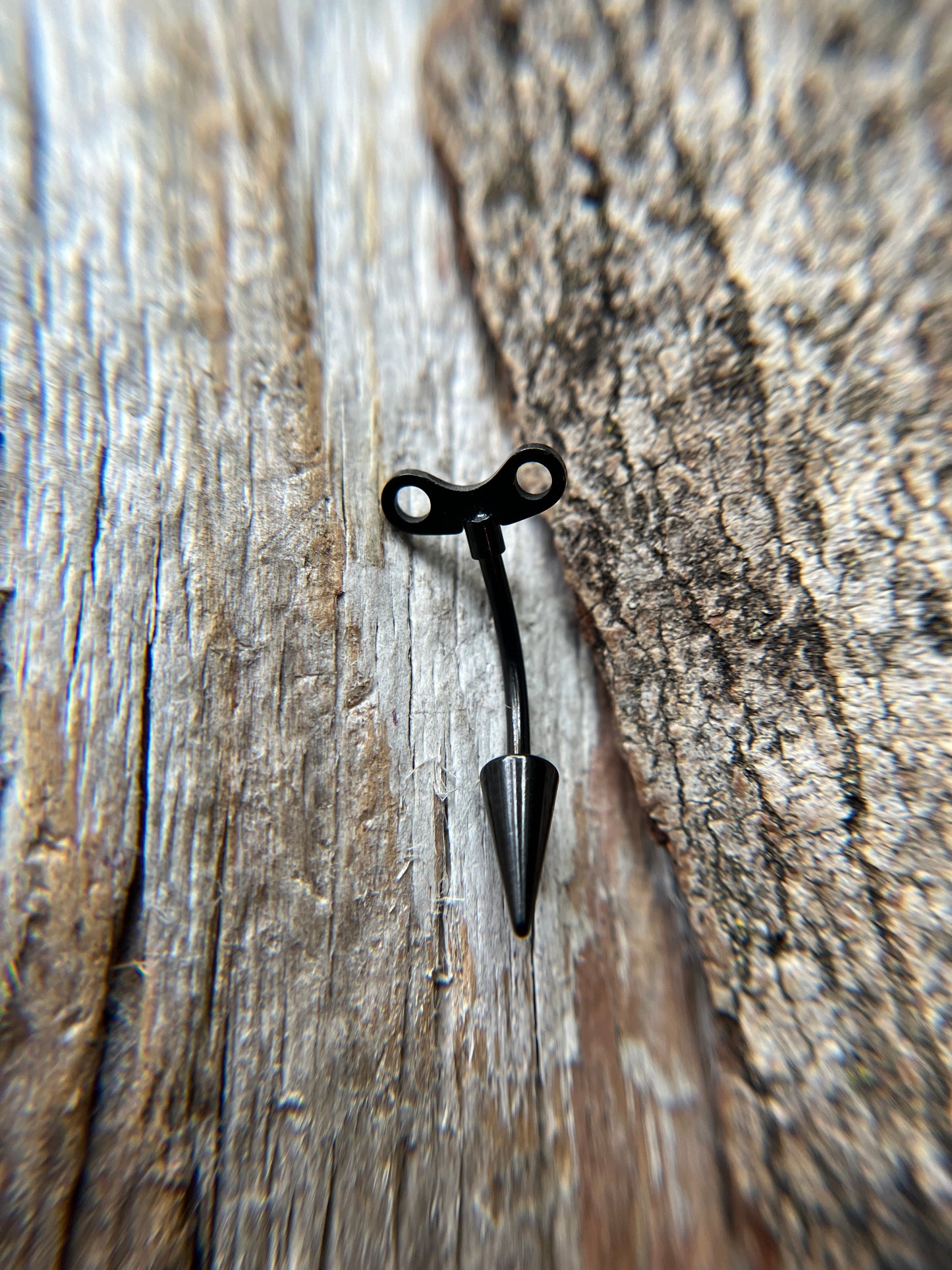 Wind-Up Doll Screw Top Black, Gold or Steel Vertical Lip / Rook Piercing