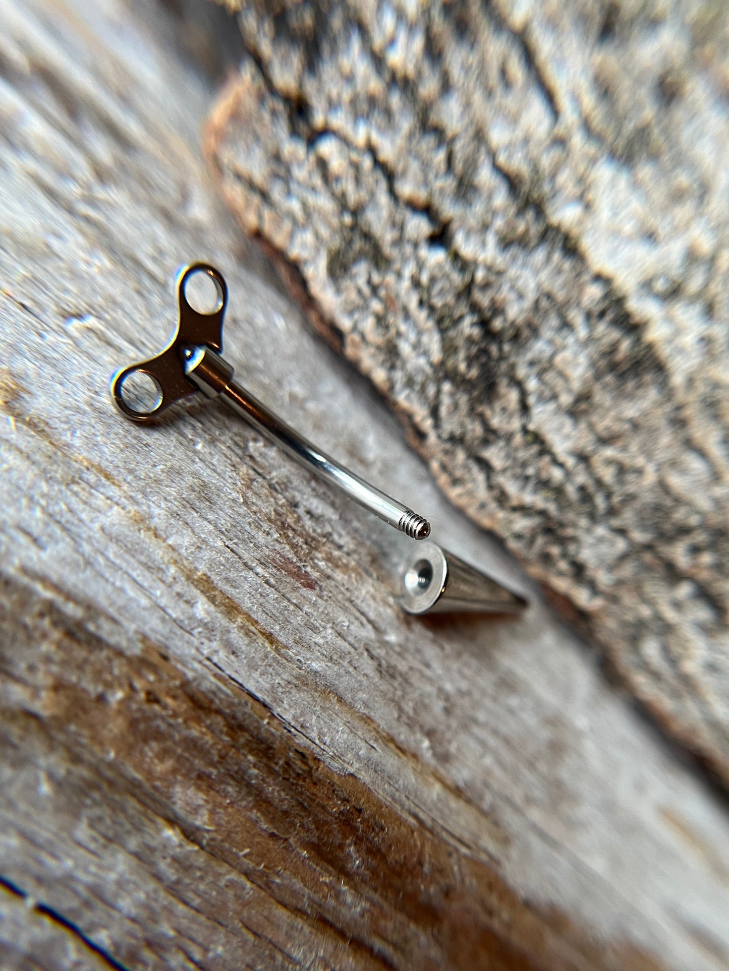 Wind-Up Doll Screw Top Black, Gold or Steel Vertical Lip / Rook Piercing