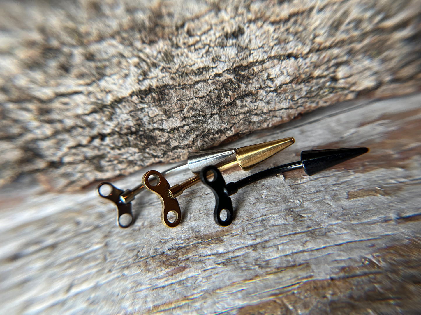 Wind-Up Doll Screw Top Black, Gold or Steel Vertical Lip / Rook Piercing