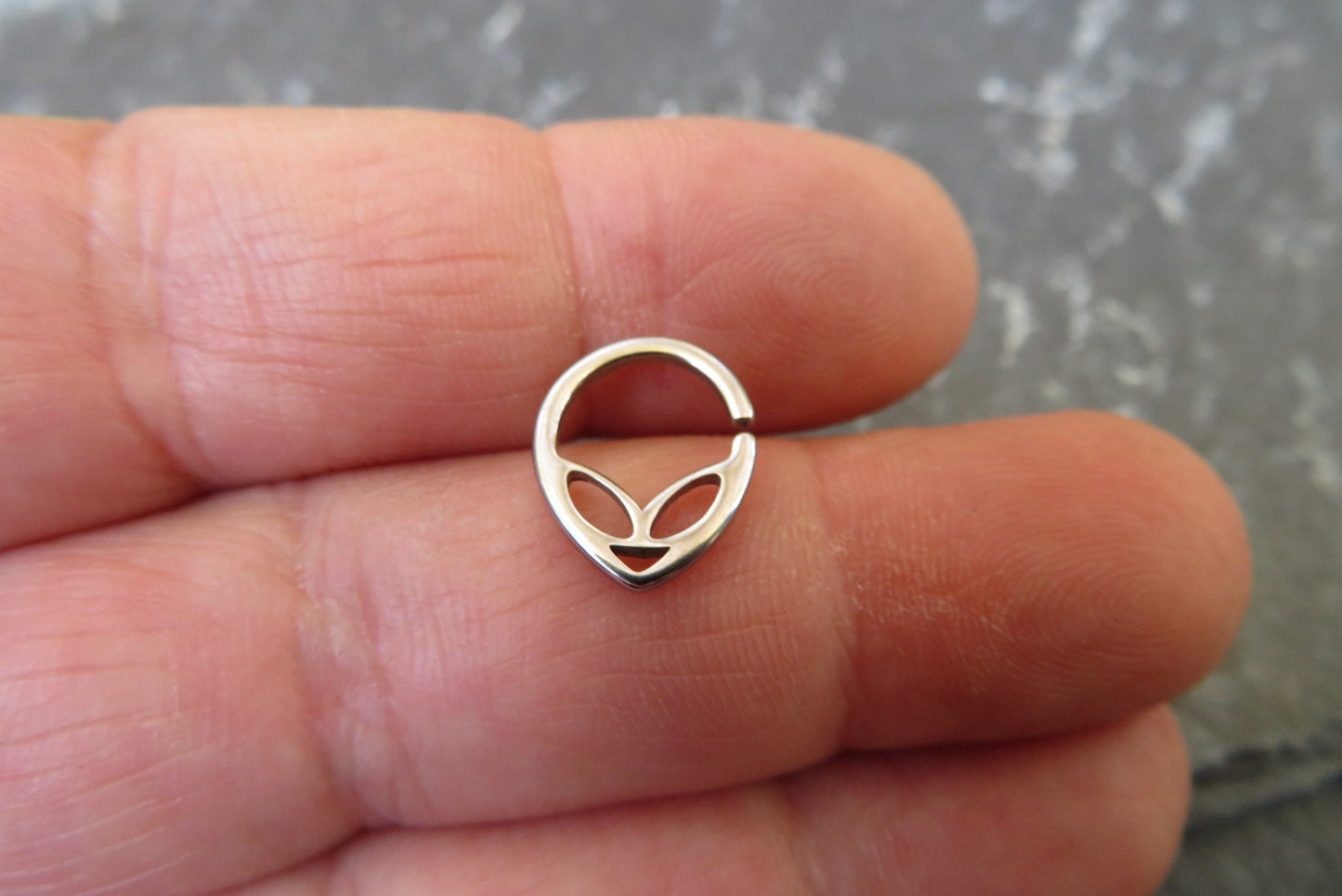 Steel Alien 18G (1.0mm) or 16G (1.2mm) Piercing Daith Cartilage Septum Ring with Glass Bead Piercings Hypoallergenic Surgical Steel Aquarius