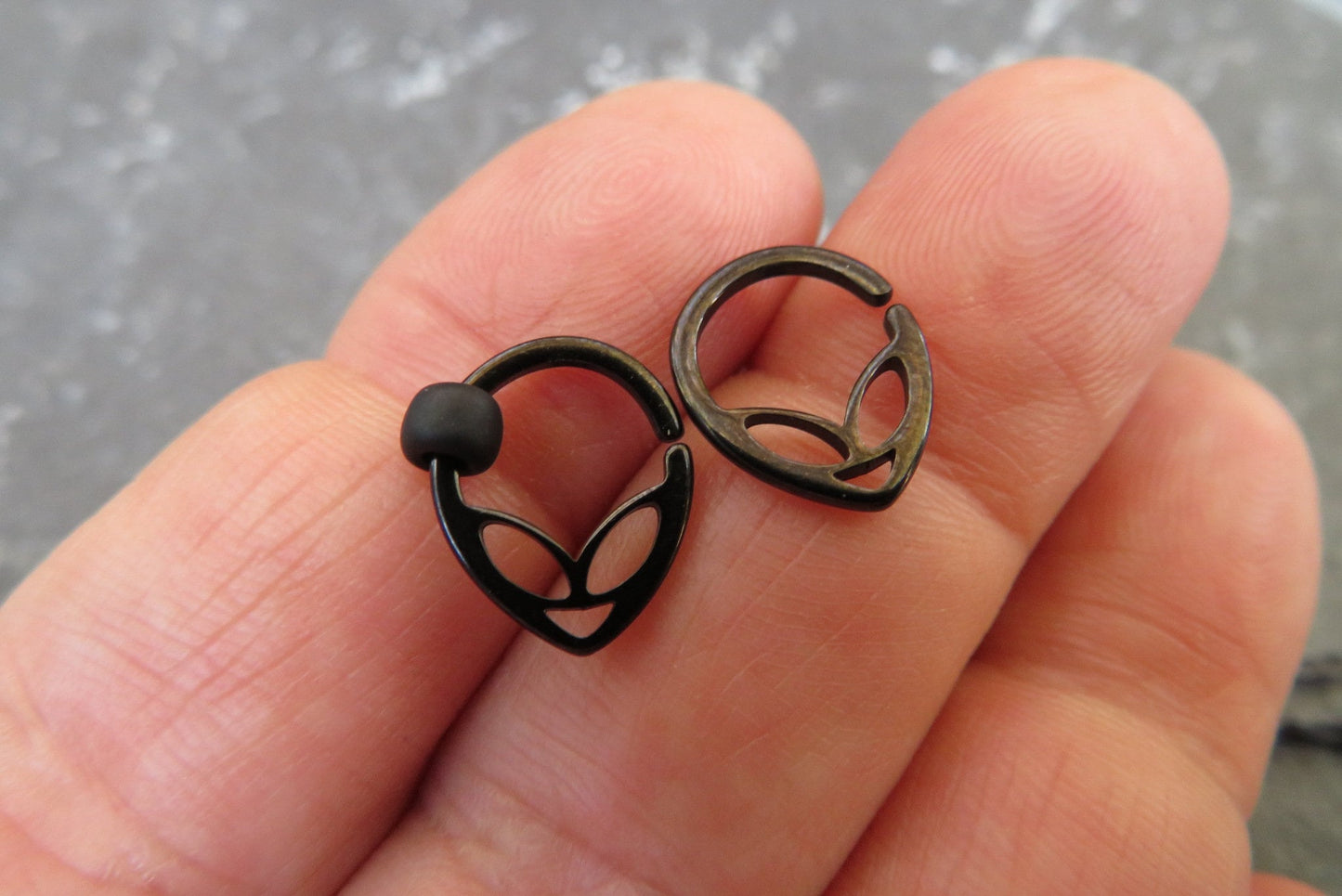 Black Alien 18G (1.0mm) or 16G (1.6mm) Piercing Daith Cartilage Septum Ring with Glass Miyuki Bead Piercings Surgical Steel Aquarius