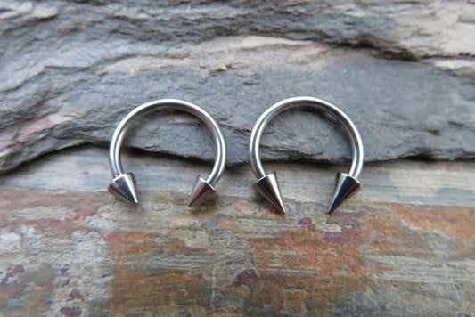 Surgical Steel Spiked 16G (1.2mm) Hypoallergenic Horseshoe Ring Septum Piercing Hypoallergenic 316L Steel Spikes