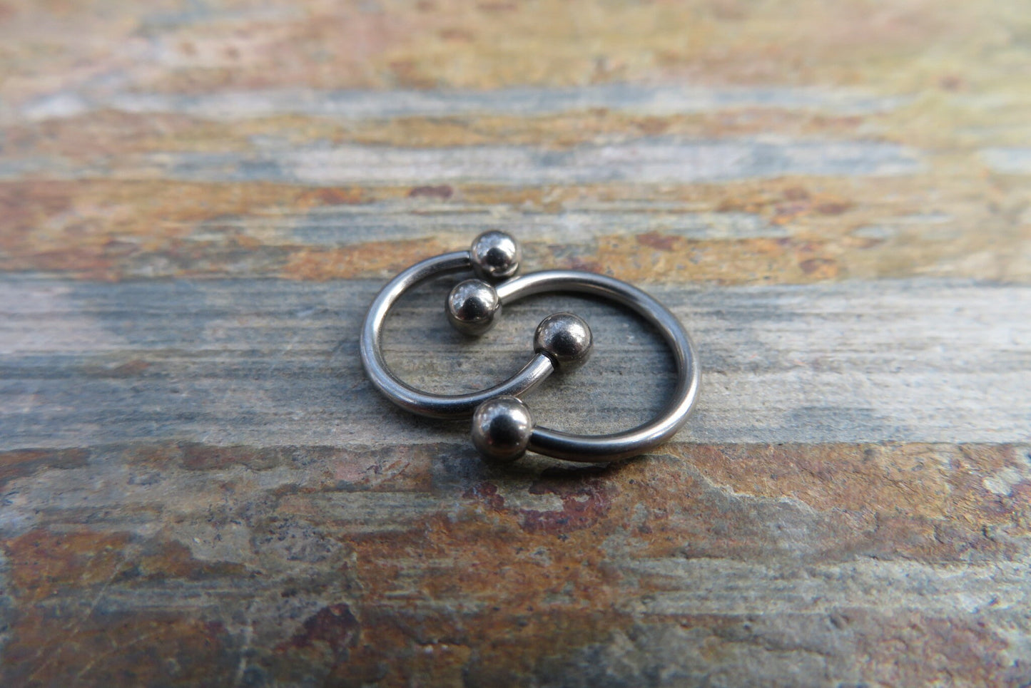 Solid Titanium Externally Threaded T23 6Al-4V-Eli ASTM F Implant Grade 16g (1.2mm) Horseshoe Nose Ring Septum Piercing Hypoallergenic