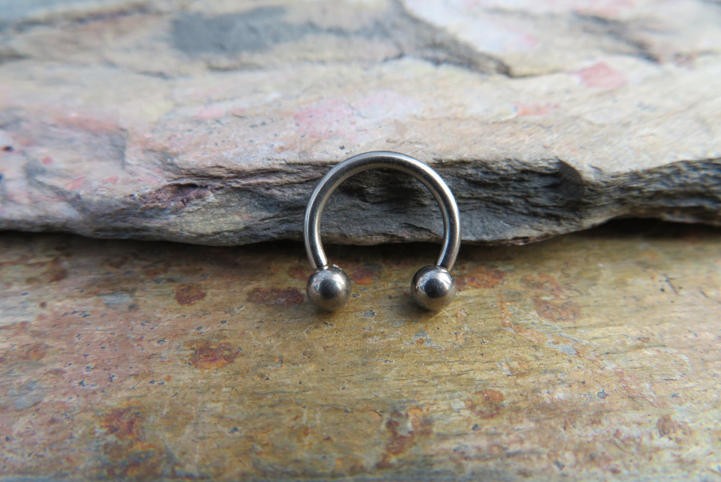 Solid Titanium Externally Threaded T23 6Al-4V-Eli ASTM F Implant Grade 16g (1.2mm) Horseshoe Nose Ring Septum Piercing Hypoallergenic