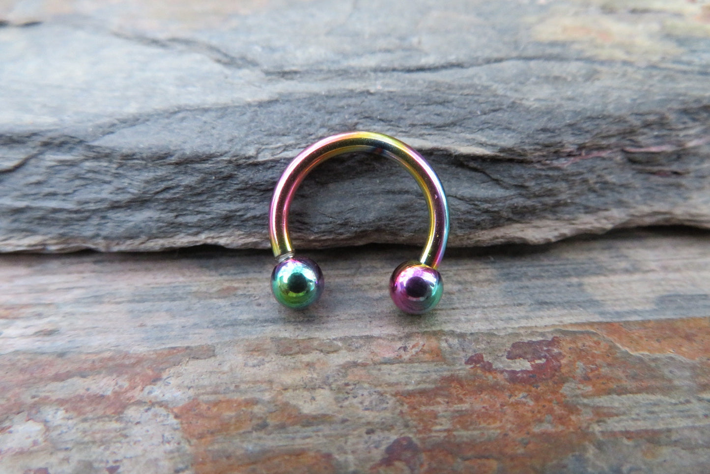 THICK 14G Rainbow Titanium Ion Plated Spiked 14G (1.6mm) Horseshoe Nose Ring Septum Piercing 316L Surgical Steel Spikes Gauged Up