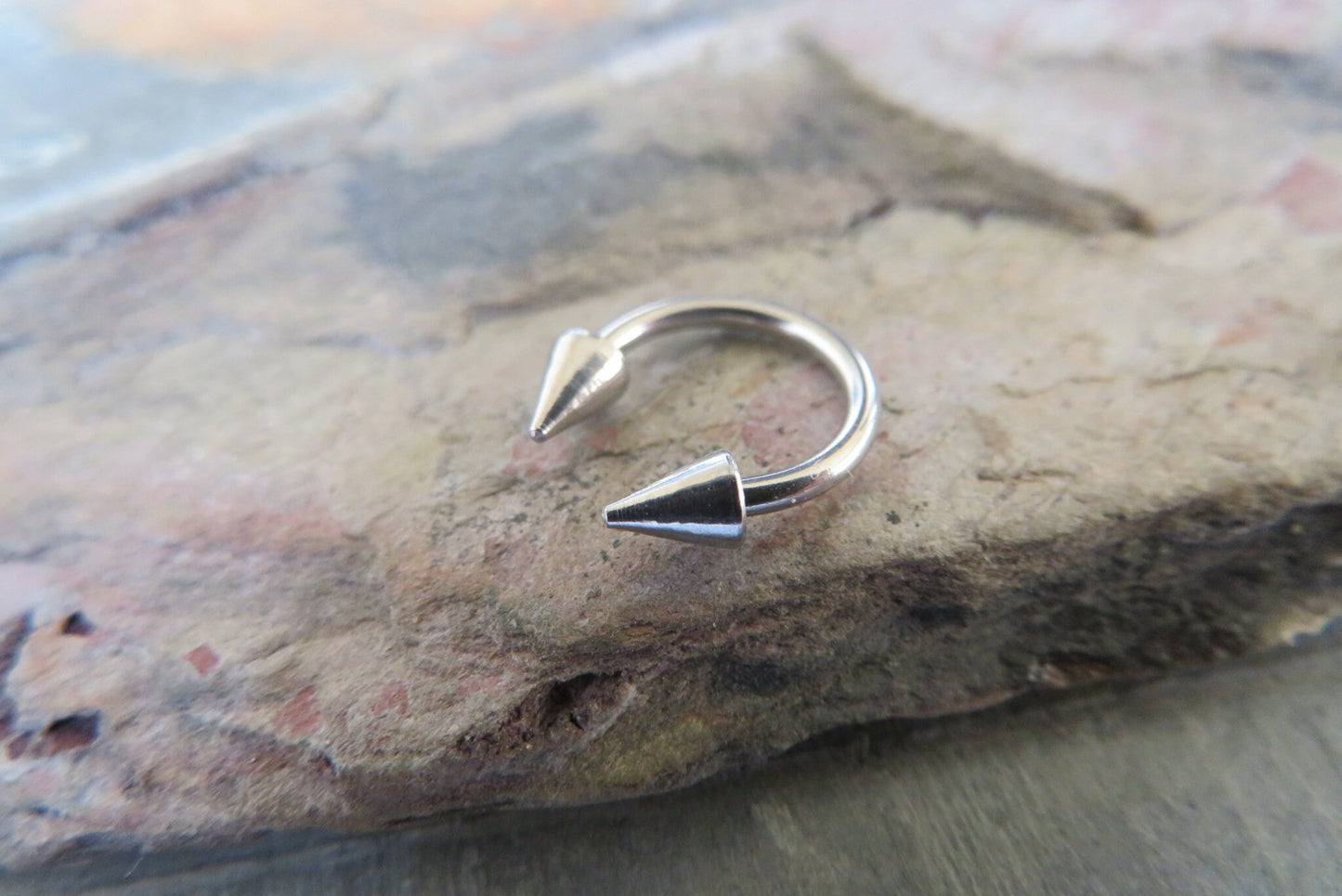 18G (1.0mm) or 16G (1.2mm) Petite 316L Surgical Steel Long Spikes Hypoallergenic Horseshoe Ring Septum Cartilage Piercing Gauge Spiked