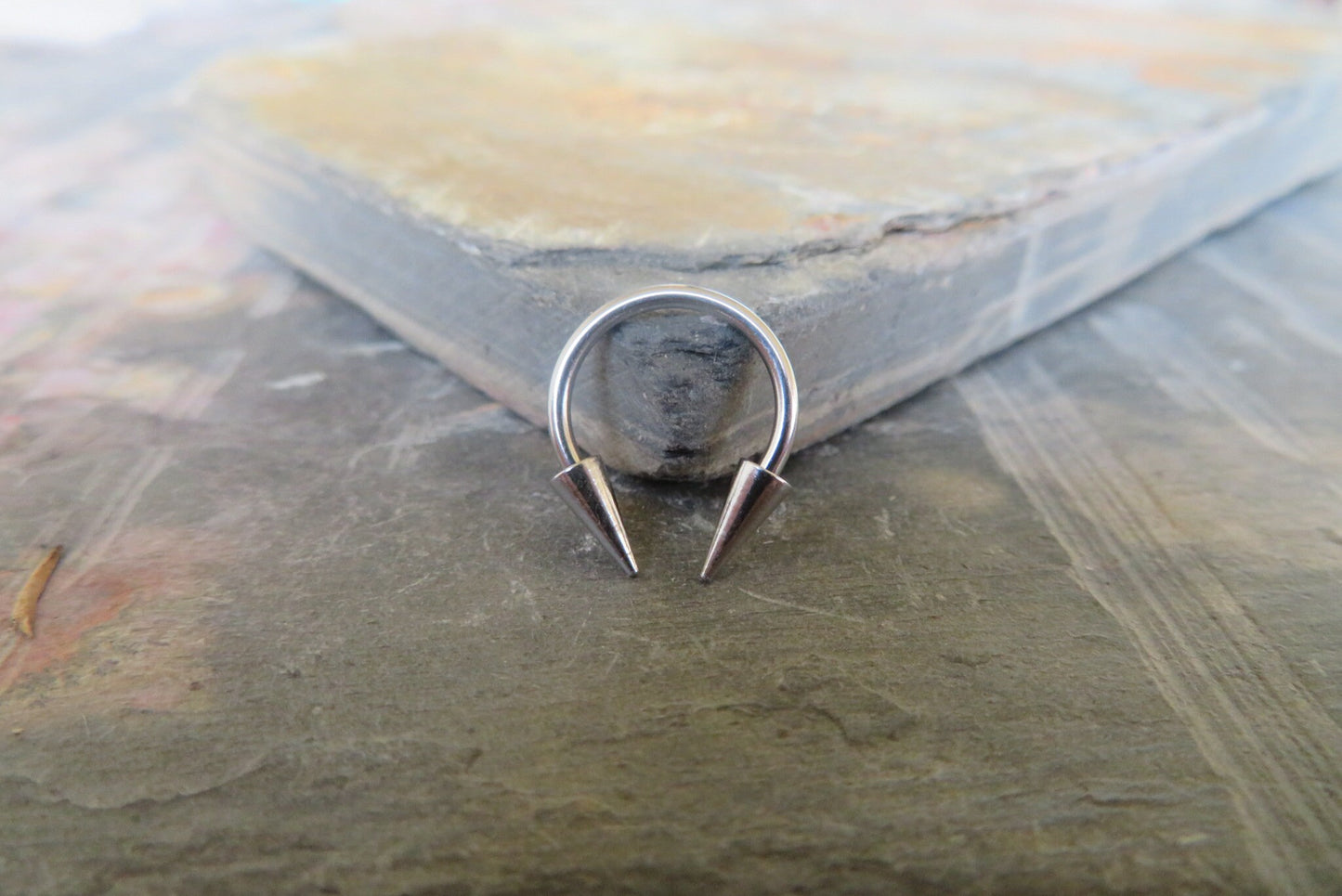 18G (1.0mm) or 16G (1.2mm) Petite 316L Surgical Steel Long Spikes Hypoallergenic Horseshoe Ring Septum Cartilage Piercing Gauge Spiked