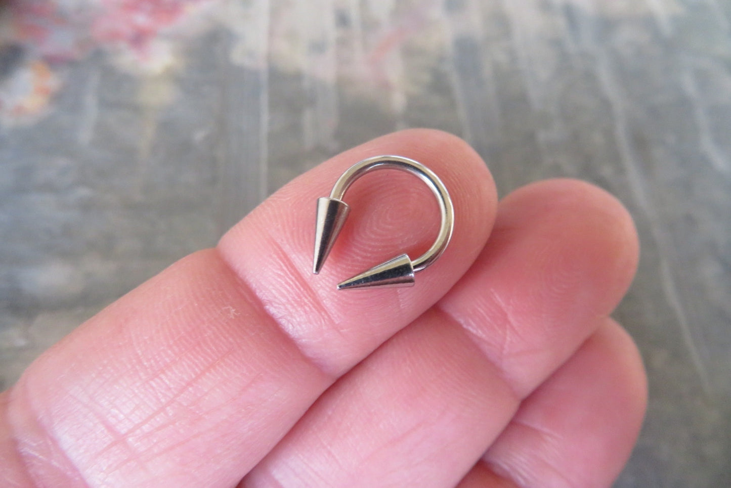 18G (1.0mm) or 16G (1.2mm) Petite 316L Surgical Steel Long Spikes Hypoallergenic Horseshoe Ring Septum Cartilage Piercing Gauge Spiked