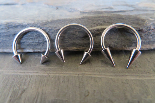 18G (1.0mm) or 16G (1.2mm) Petite 316L Surgical Steel Long Spikes Hypoallergenic Horseshoe Ring Septum Cartilage Piercing Gauge Spiked