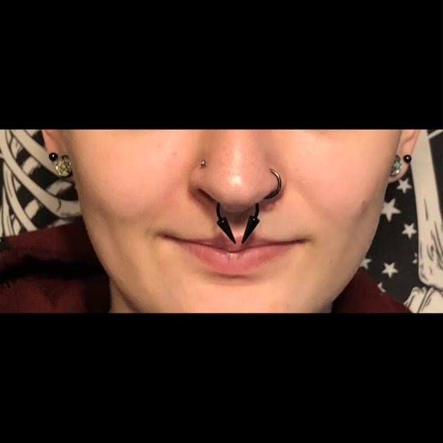 Black Titanium Ion Plated Extra Long Spikes 16G (1.2mm) Horseshoe Ring Septum Piercing 316L Steel Spiked Goth Punk Rock Piercings