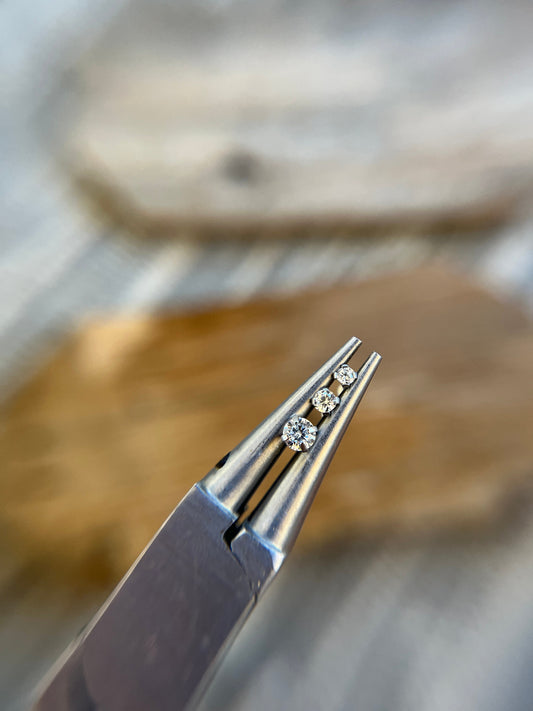 Clear Gem Made with Swarovski Crystal Faux Diamond Pronged 100% Surgical Steel 18G 16G Cartilage Tragus Lip Labret Monroe Piercing Silver