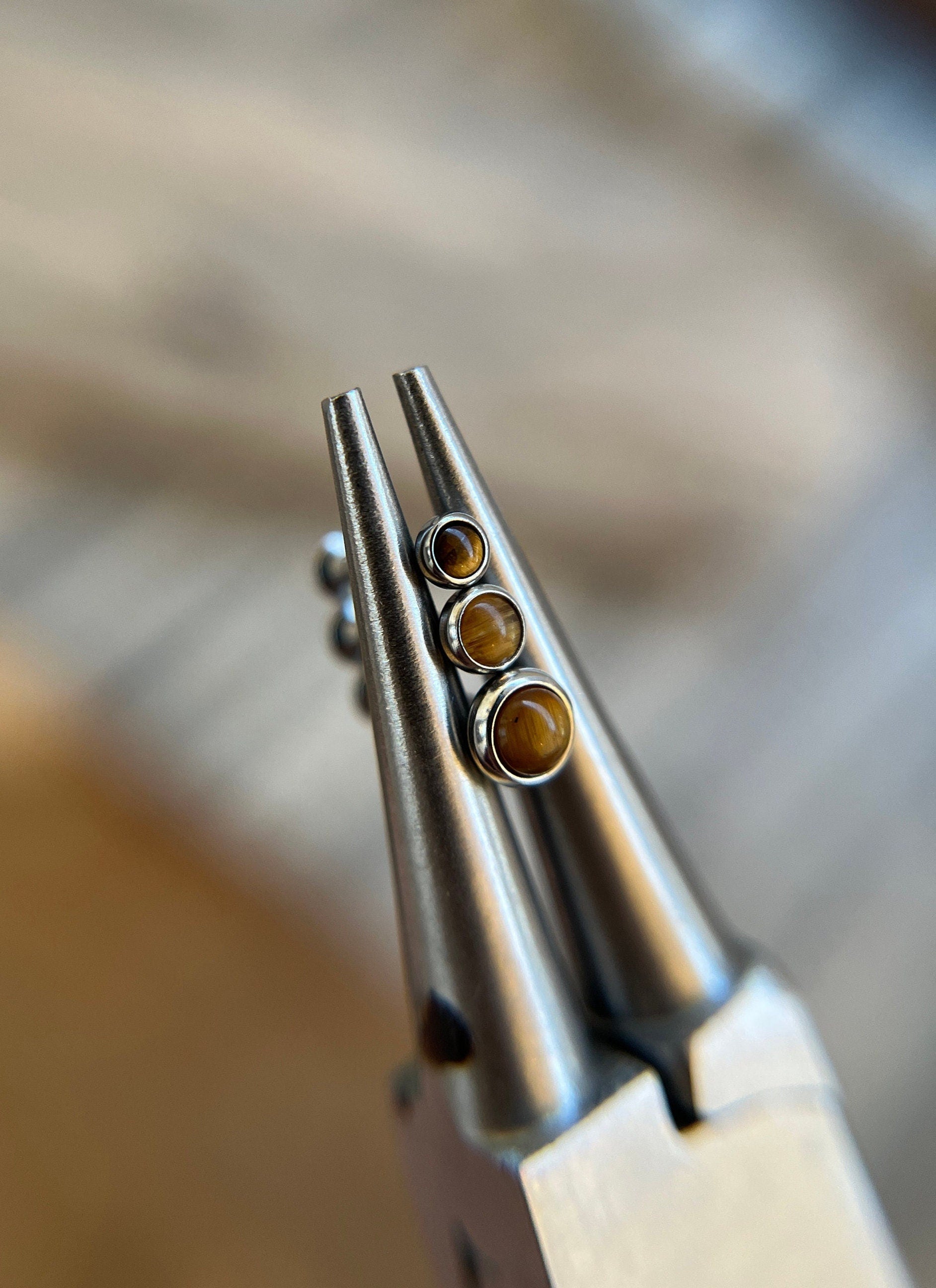 Natural Yellow Tiger's Eye Stone Flatback Labret Surgical Steel 18G (1.0mm) 16G (1.2mm) Cartilage Tragus Lip Labret Monroe Piercing Silver