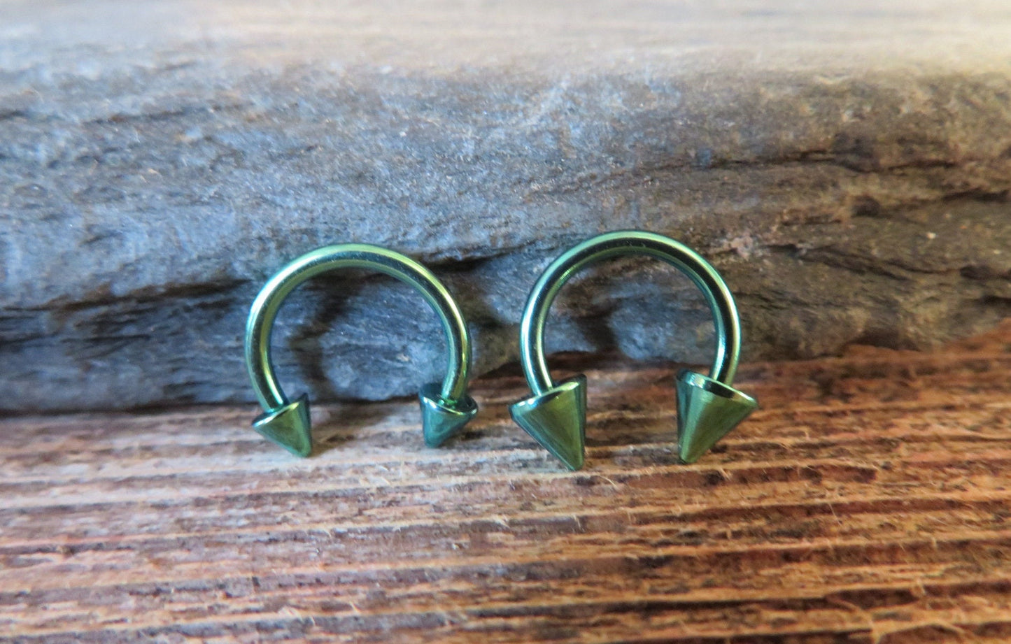 Green Titanium Ion Plated Spiked 16G (1.2mm) Horseshoe Ring Septum Piercing 316L Surgical Steel Spikes