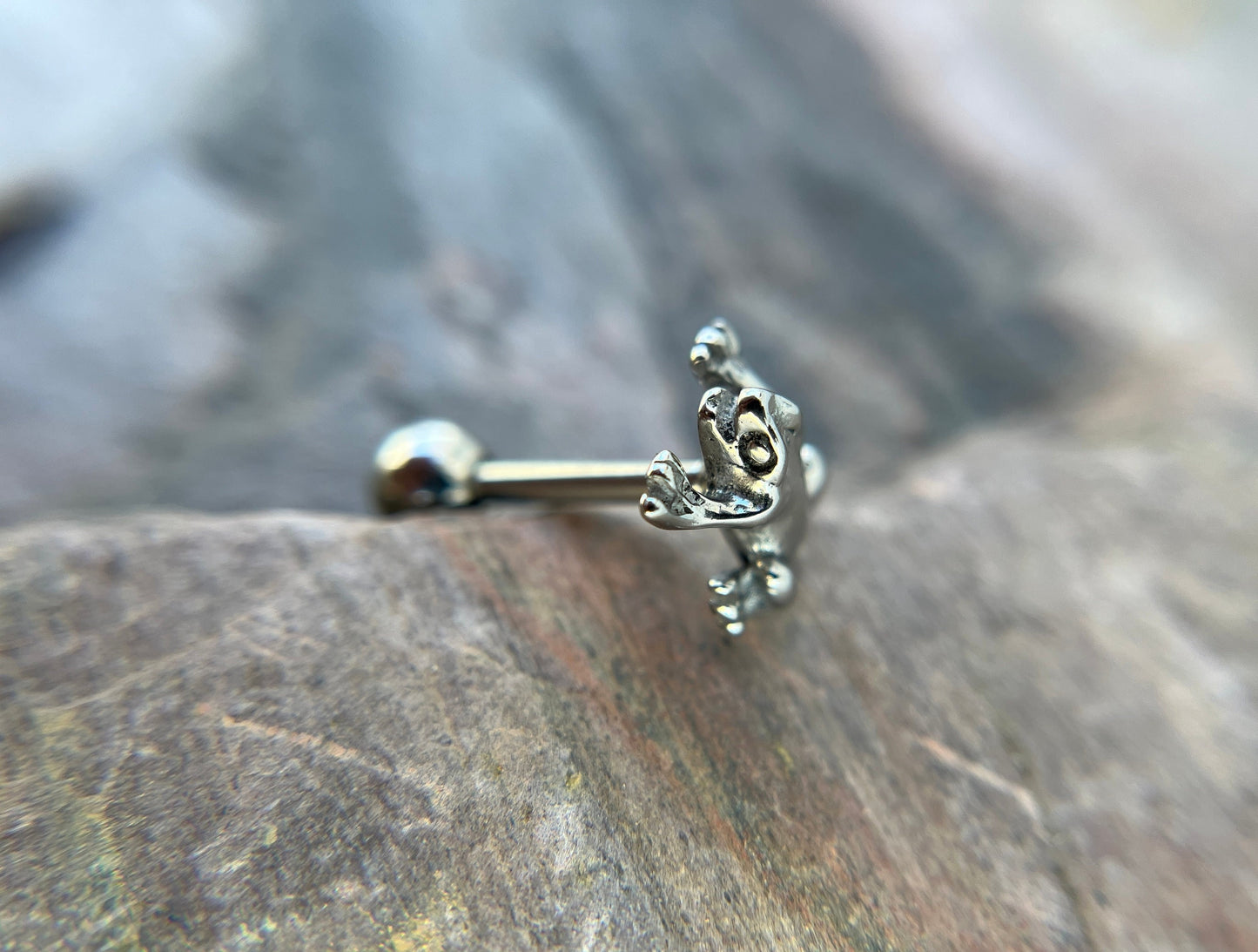 100% Solid 316L Surgical Steel Frog Toad Tongue Ring Barbell Bar 14G (1.6mm) Piercing Barbells Tarnish-Free Hypoallergenic Witchy Fairy