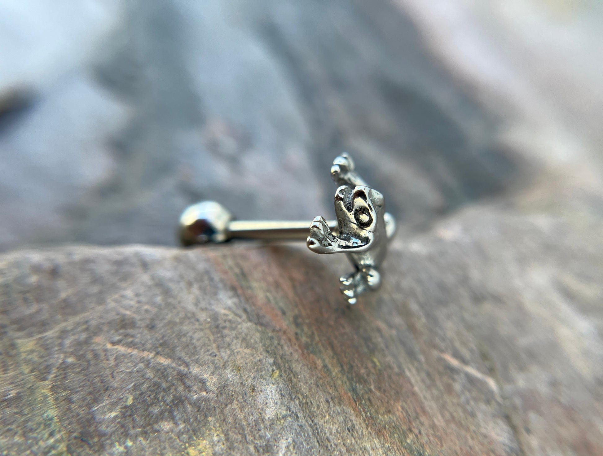 100% Solid 316L Surgical Steel Frog Toad Tongue Ring Barbell Bar 14G (1.6mm) Piercing Barbells Tarnish-Free Hypoallergenic Witchy Fairy