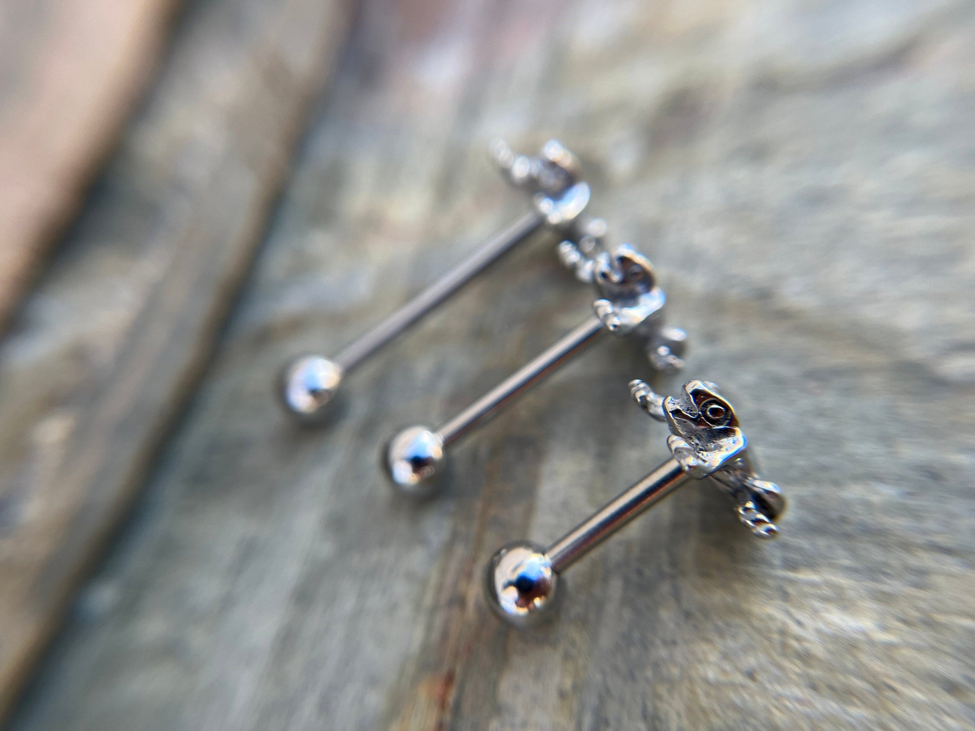 100% Solid 316L Surgical Steel Frog Toad Tongue Ring Barbell Bar 14G (1.6mm) Piercing Barbells Tarnish-Free Hypoallergenic Witchy Fairy