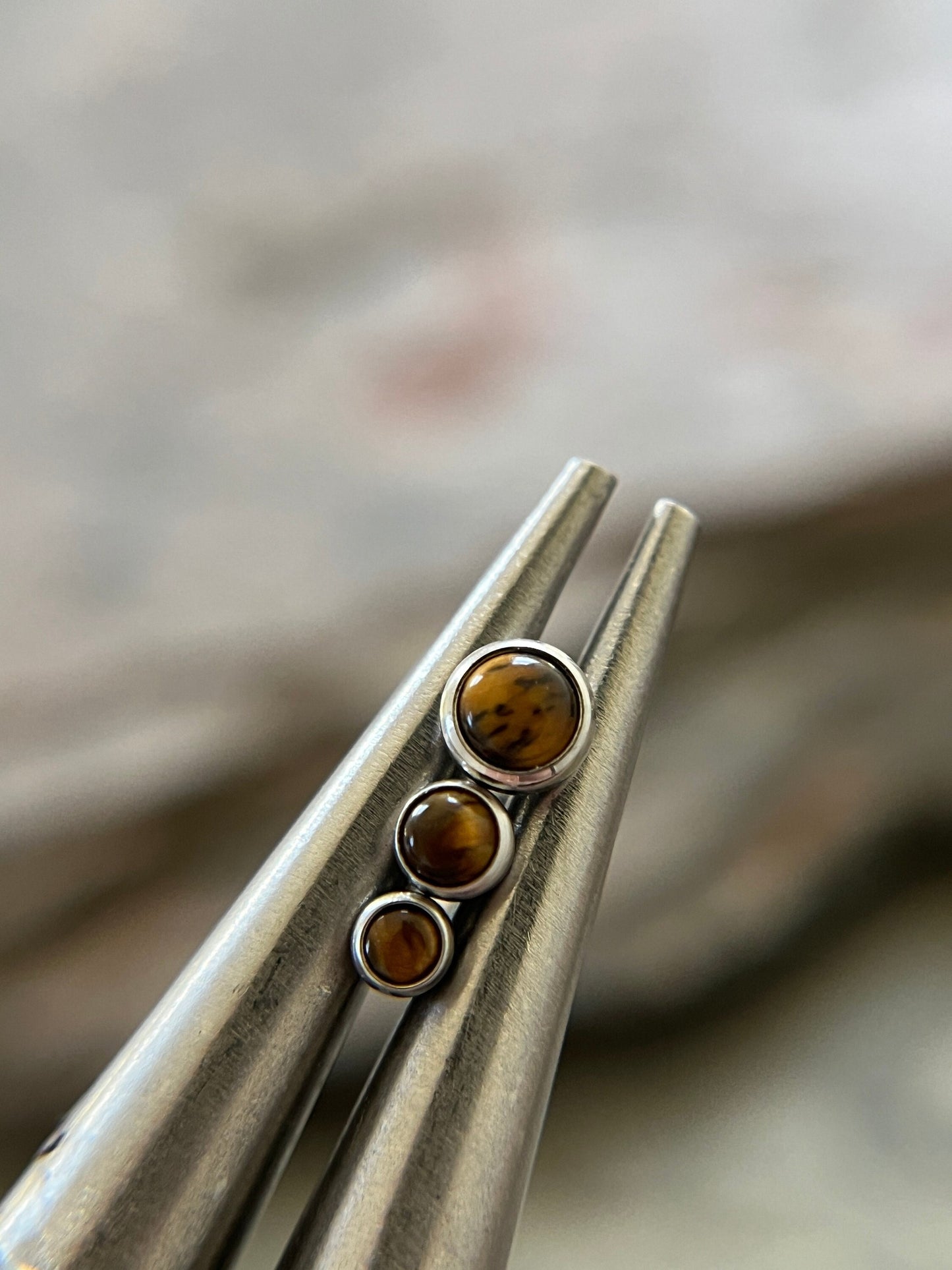 Natural Yellow Tiger's Eye Stone Flatback Labret Surgical Steel 18G (1.0mm) 16G (1.2mm) Cartilage Tragus Lip Labret Monroe Piercing Silver