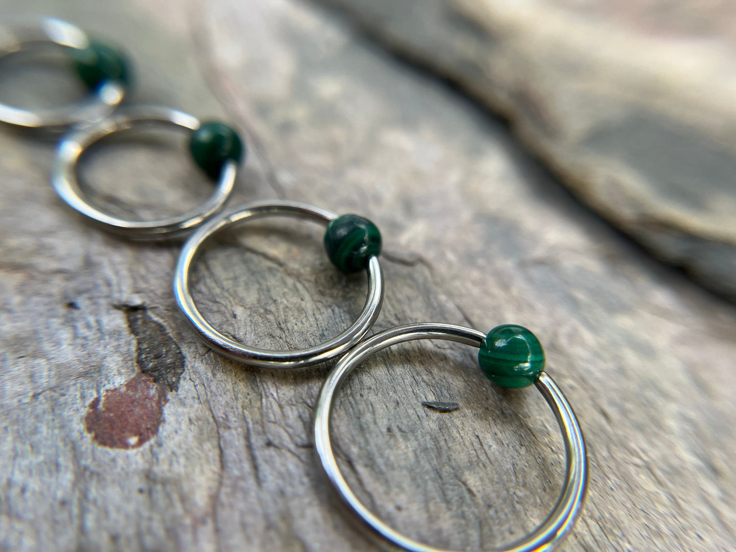 Genuine Malachite Natural Stone Bead Surgical Steel CBR Ring Hoop 16G (1.2mm) 14G (1.6mm) Nose Cartilage Septum Lip Piercing Hypoallergenic