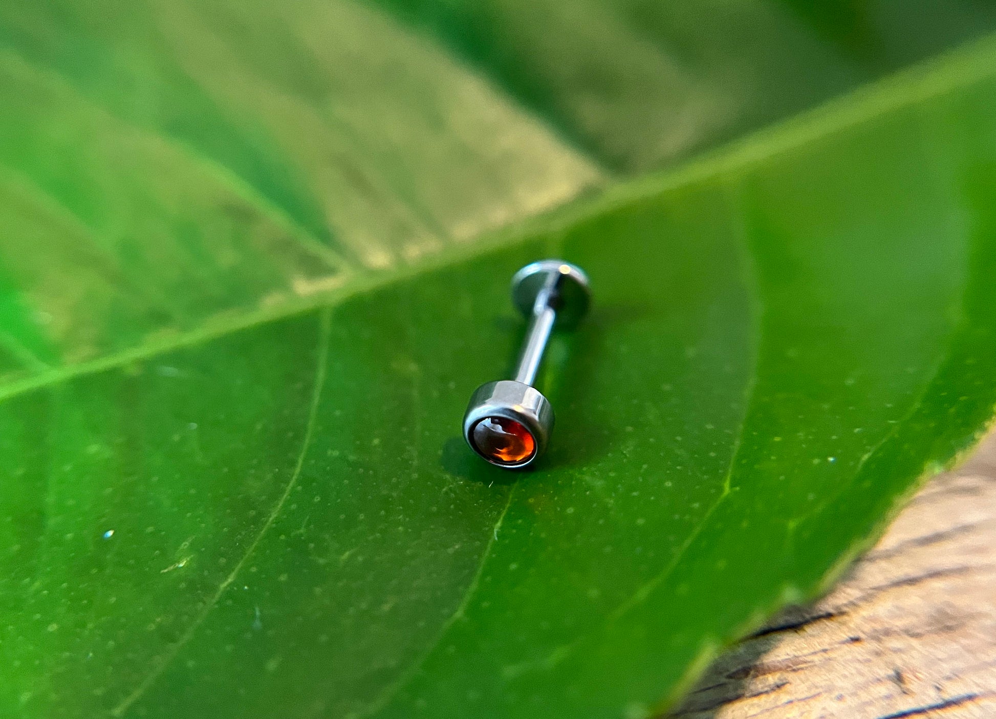 Carnelian Orange Crystal Glass Solid Titanium Grade G23 Hypoallergenic Flatback Labret 16G (1.2mm) Cartilage Tragus Lip Monroe Piercing
