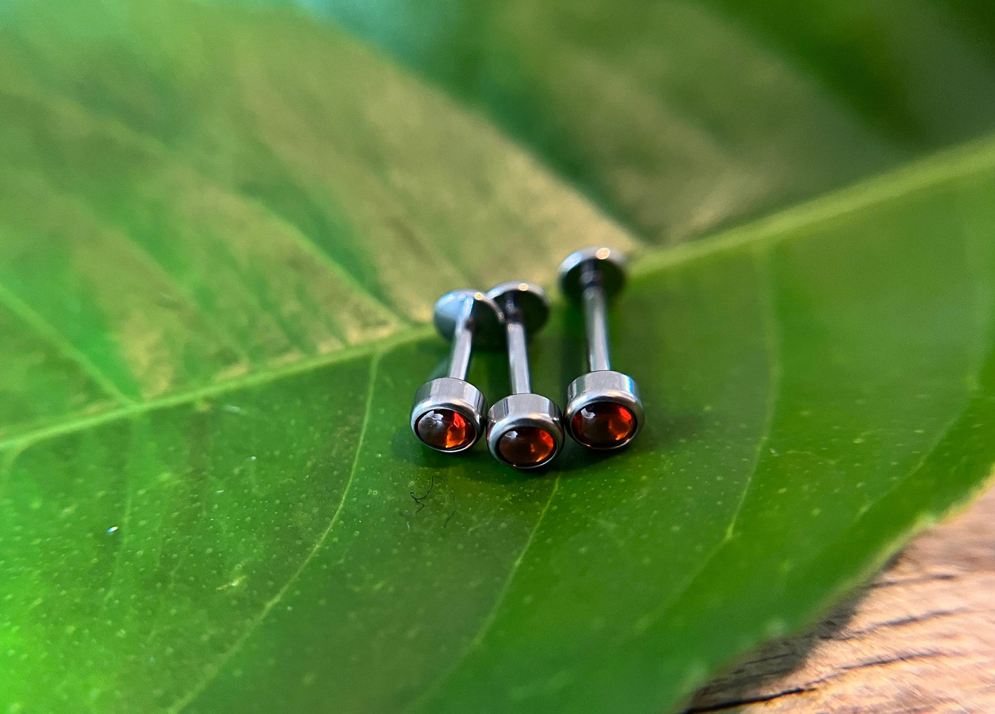 Carnelian Orange Crystal Glass Solid Titanium Grade G23 Hypoallergenic Flatback Labret 16G (1.2mm) Cartilage Tragus Lip Monroe Piercing