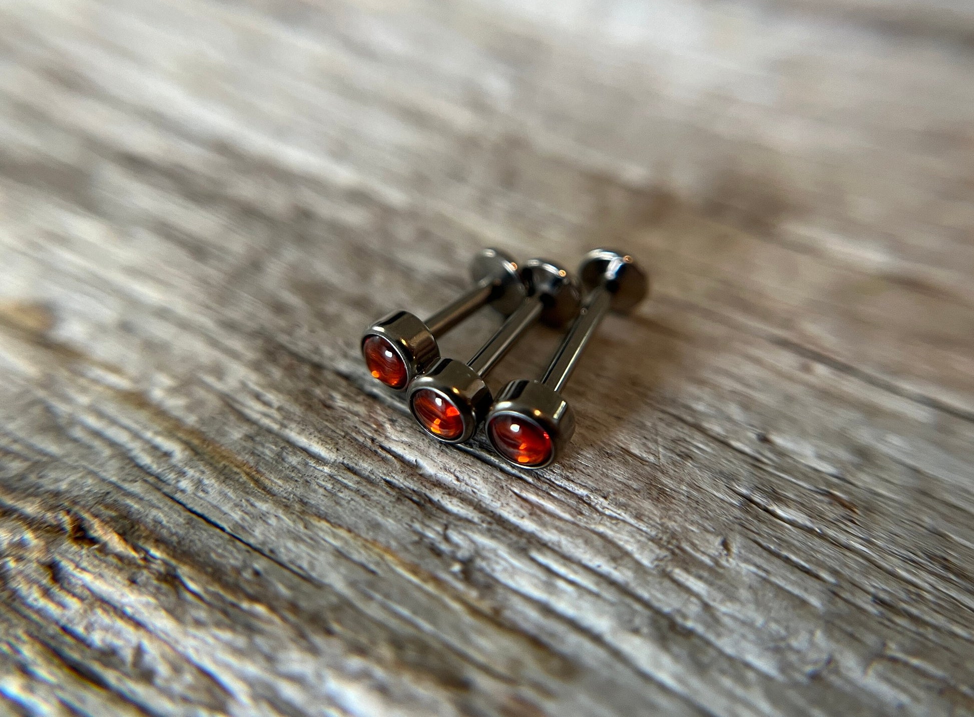 Carnelian Orange Crystal Glass Solid Titanium Grade G23 Hypoallergenic Flatback Labret 16G (1.2mm) Cartilage Tragus Lip Monroe Piercing