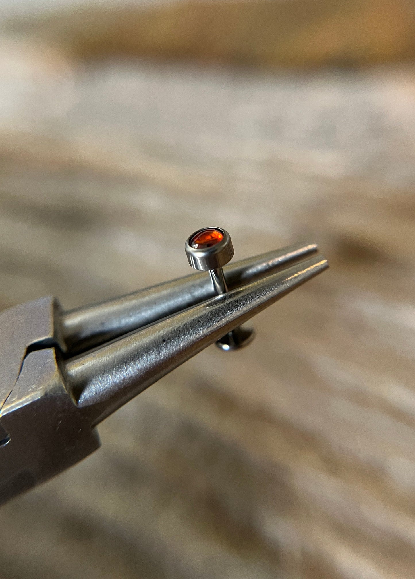 Carnelian Orange Crystal Glass Solid Titanium Grade G23 Hypoallergenic Flatback Labret 16G (1.2mm) Cartilage Tragus Lip Monroe Piercing