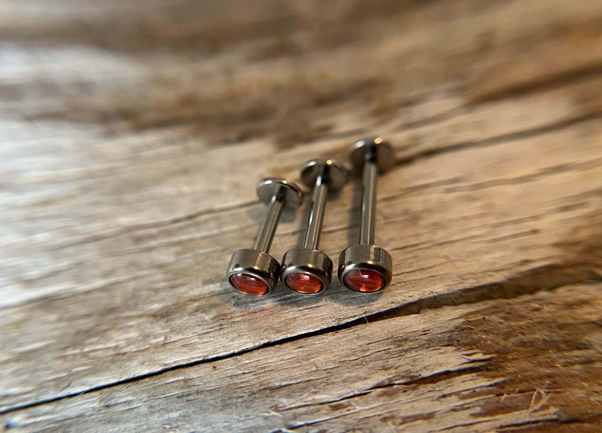 Carnelian Orange Crystal Glass Solid Titanium Grade G23 Hypoallergenic Flatback Labret 16G (1.2mm) Cartilage Tragus Lip Monroe Piercing