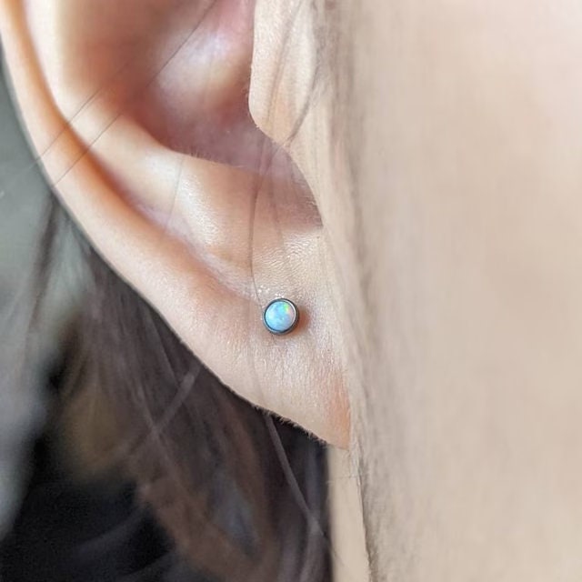 White Fire Opal Flatback Labret Hypoallergenic Surgical Steel 18G (1.0mm) 16G (1.2mm) Cartilage Tragus Lip Labret Monroe Piercing