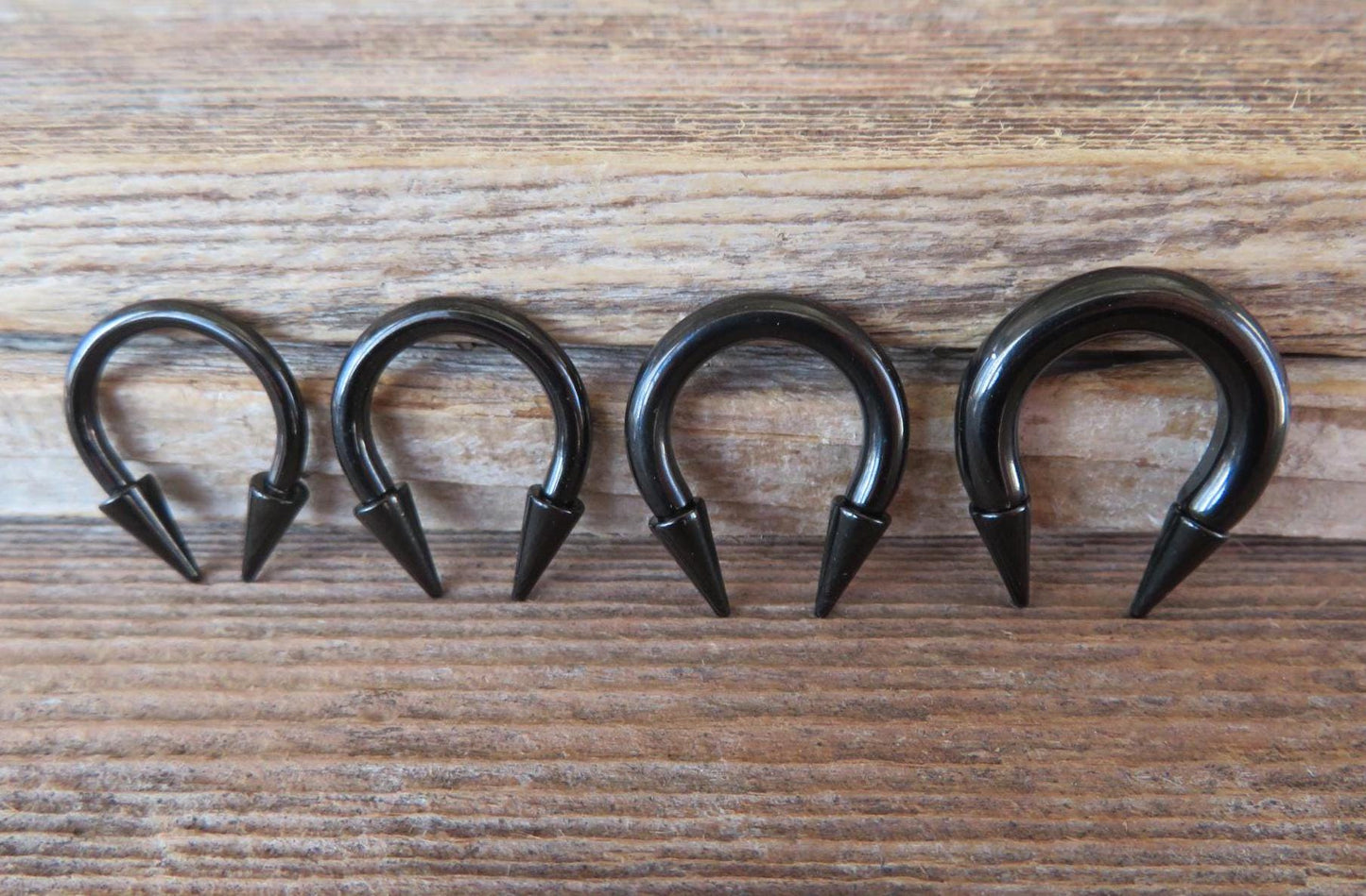THICK Gauge Black Titanium IP Horseshoe Spiked Barbell Septum Piercing 12G (2.0mm) 10G (2.5mm) 8G (3.0mm) 6G (4.0mm) Nose Ring Long Spikes