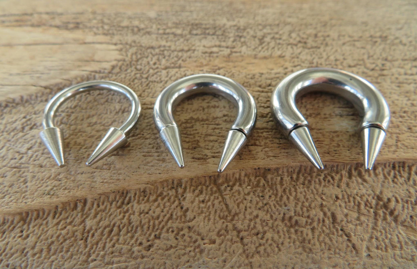 THICK Gauge Hypoallergenic Solid 316L Surgical Steel Horseshoe Spiked Septum Ring Piercing 12G (2.0mm) 10G (2.5mm) 8G, 6G, 4G Long Spikes