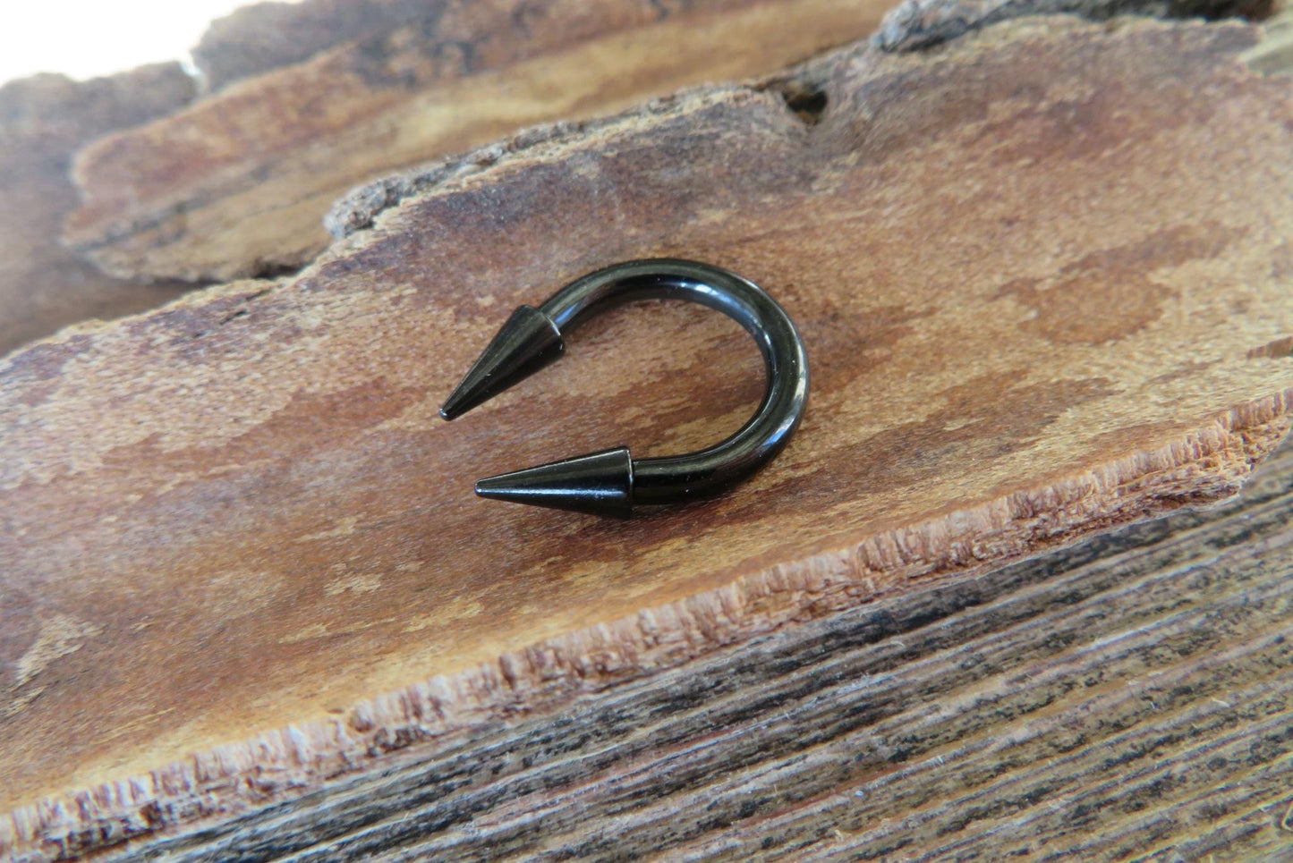 THICK Gauge Black Titanium IP Horseshoe Spiked Barbell Septum Piercing 12G (2.0mm) 10G (2.5mm) 8G (3.0mm) 6G (4.0mm) Nose Ring Long Spikes