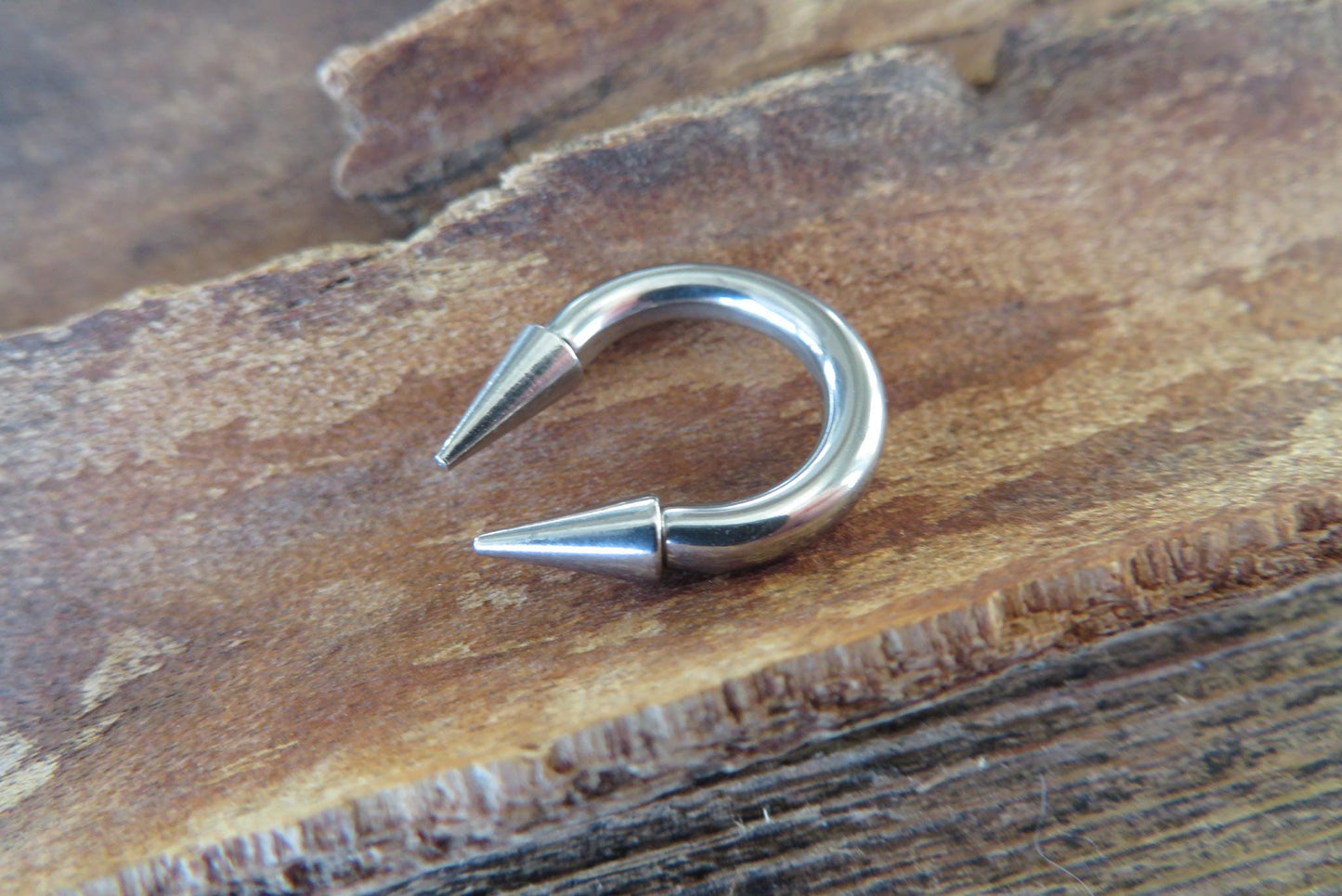 THICK Gauge Hypoallergenic Solid 316L Surgical Steel Horseshoe Spiked Septum Ring Piercing 12G (2.0mm) 10G (2.5mm) 8G, 6G, 4G Long Spikes