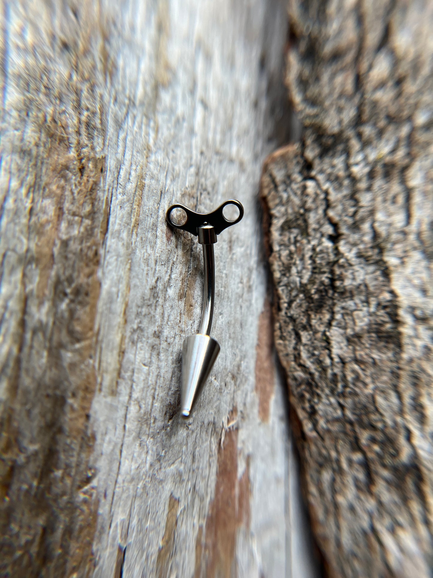 Wind-Up Doll Screw Top Black, Gold or Steel Vertical Lip / Rook Piercing