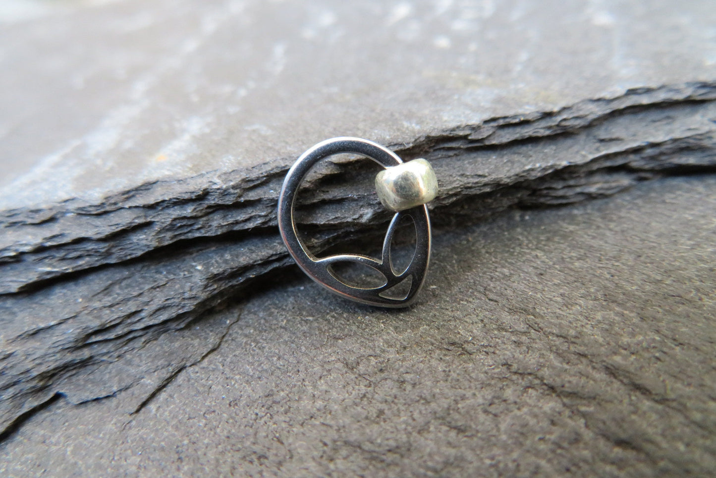 Gold Alien 18G (1.0mm) or 16G (1.6mm) Piercing Daith Cartilage Septum Ring with Glass Miyuki Bead Piercings Surgical Steel Aquarius