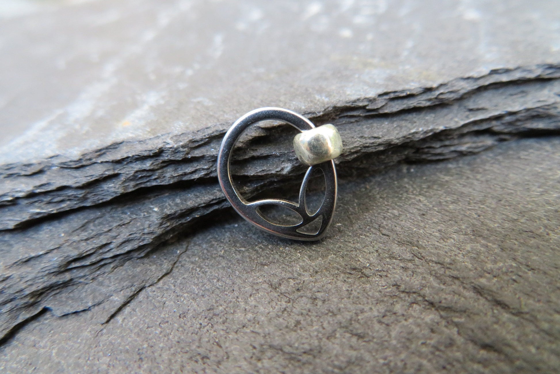 Gold Alien 18G (1.0mm) or 16G (1.6mm) Piercing Daith Cartilage Septum Ring with Glass Miyuki Bead Piercings Surgical Steel Aquarius
