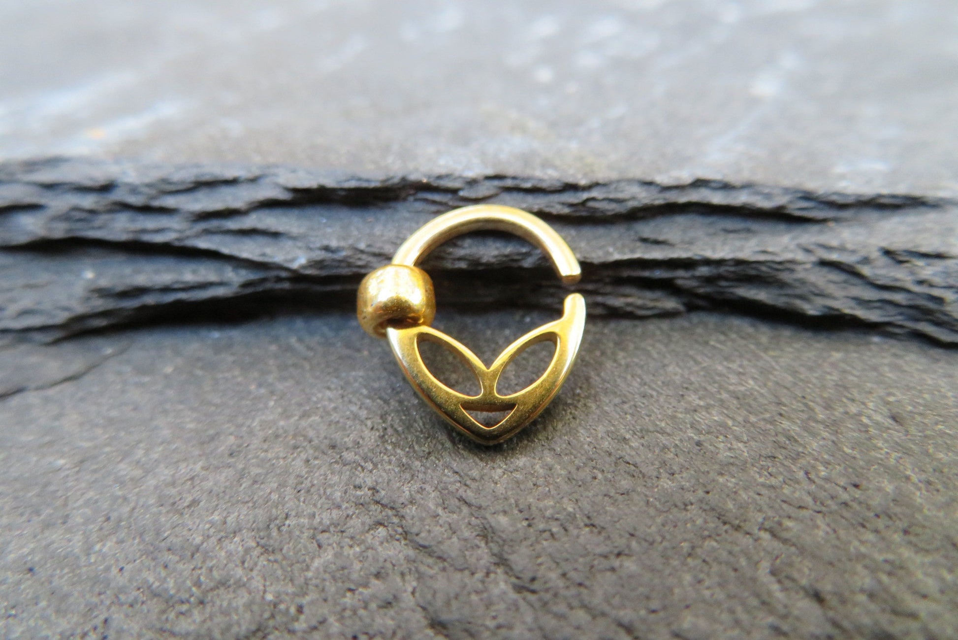 Gold Alien 18G (1.0mm) or 16G (1.6mm) Piercing Daith Cartilage Septum Ring with Glass Miyuki Bead Piercings Surgical Steel Aquarius