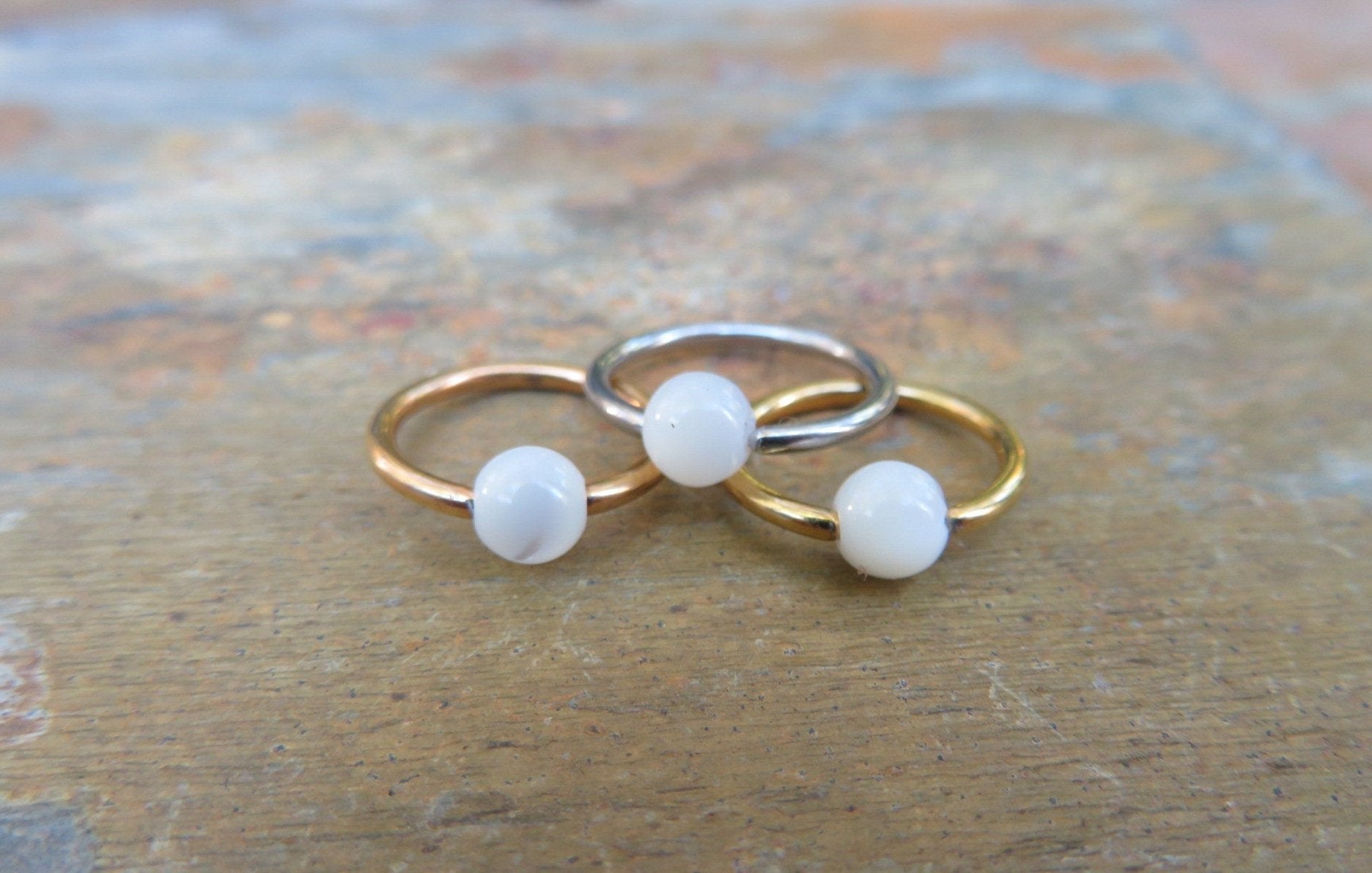 Natural Mother of Pearl Shell Bead Gold Titanium Plated CBR Ring Hoop 16G (1.2mm) 14G (1.6mm) Nose Cartilage Septum Piercing 316L Steel