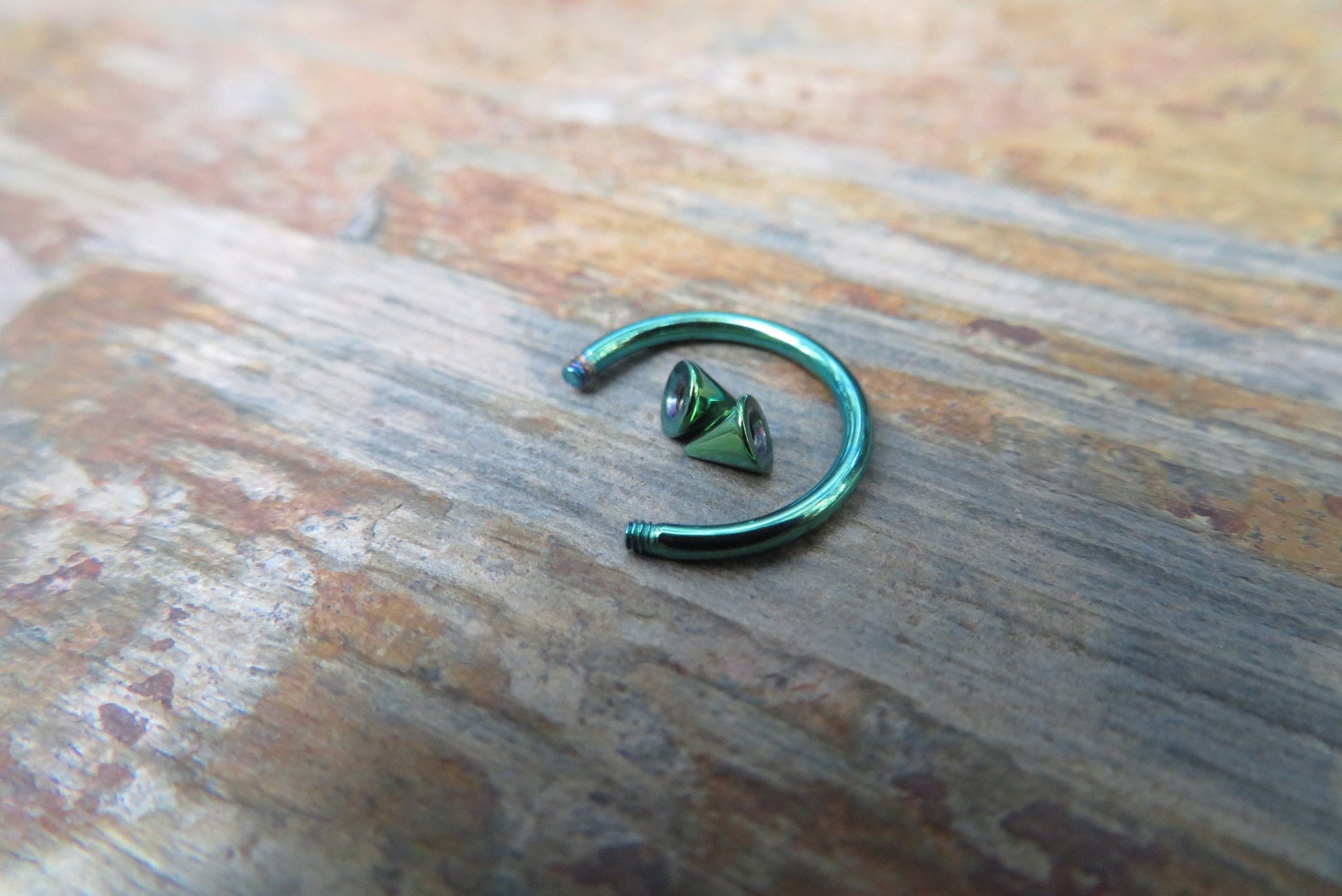 Green Titanium Ion Plated Spiked 16G (1.2mm) Horseshoe Ring Septum Piercing 316L Surgical Steel Spikes