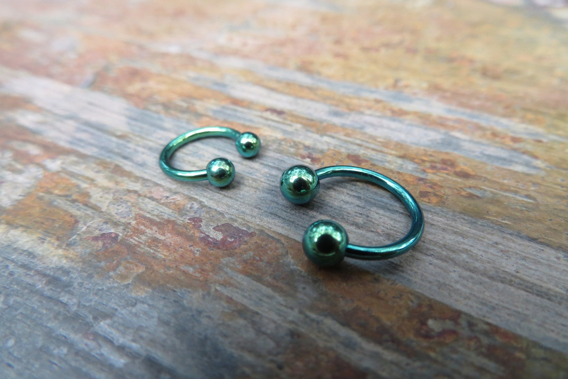 Green Titanium Ion Plated 16G (1.2mm) Horseshoe Ring Septum Piercing 316L Surgical Steel