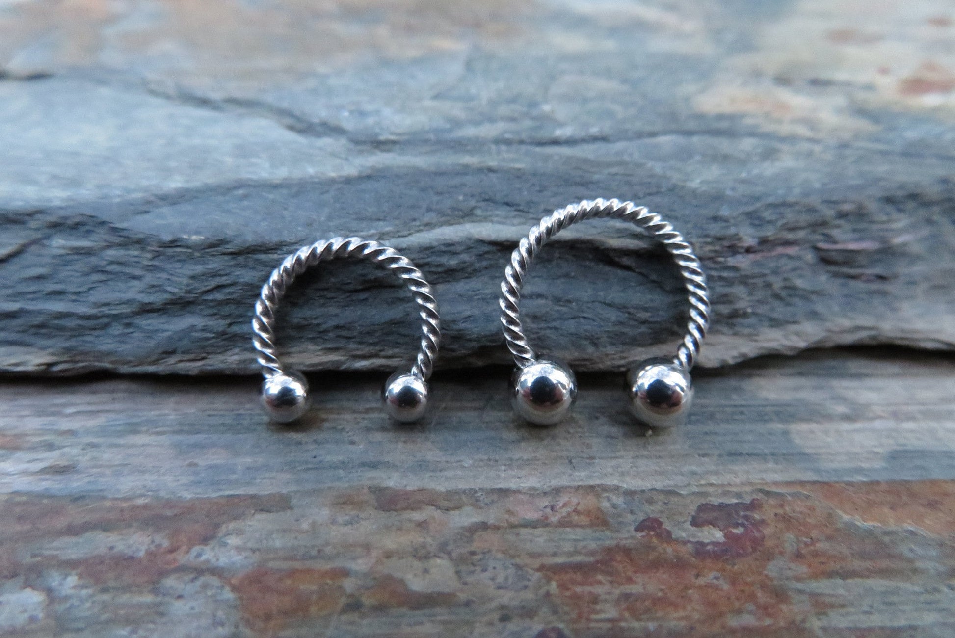 Surgical Steel Twisted 16G (1.2mm) Horseshoe Ring Septum Piercing 316L Surgical Steel Hypoallergenic