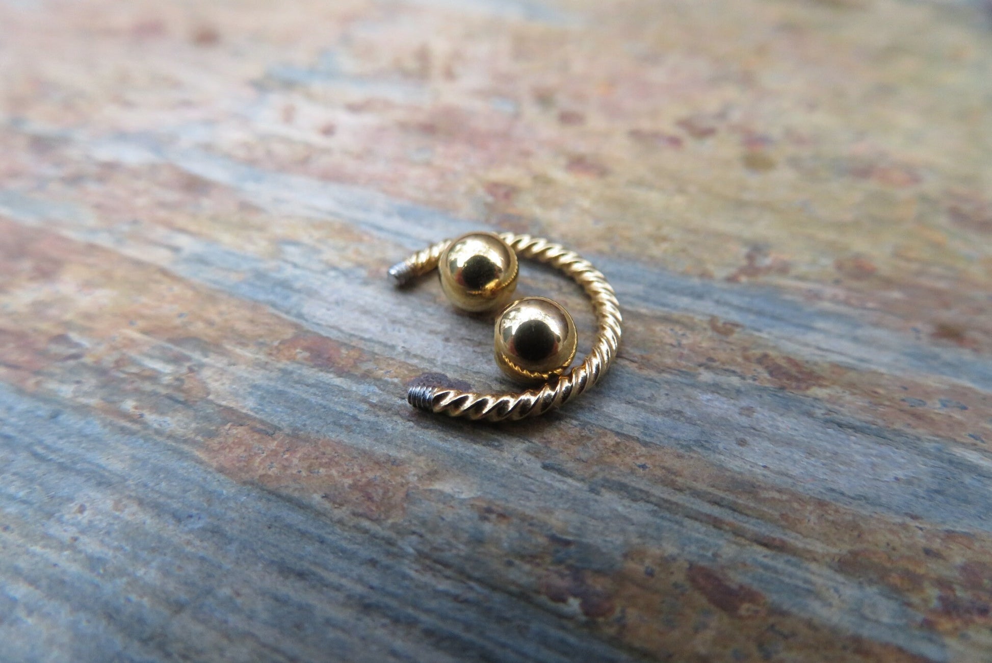 Rose Gold Titanium Ion Plated Twisted 16G (1.2mm) Horseshoe Ring Septum Piercing 316L Surgical Steel