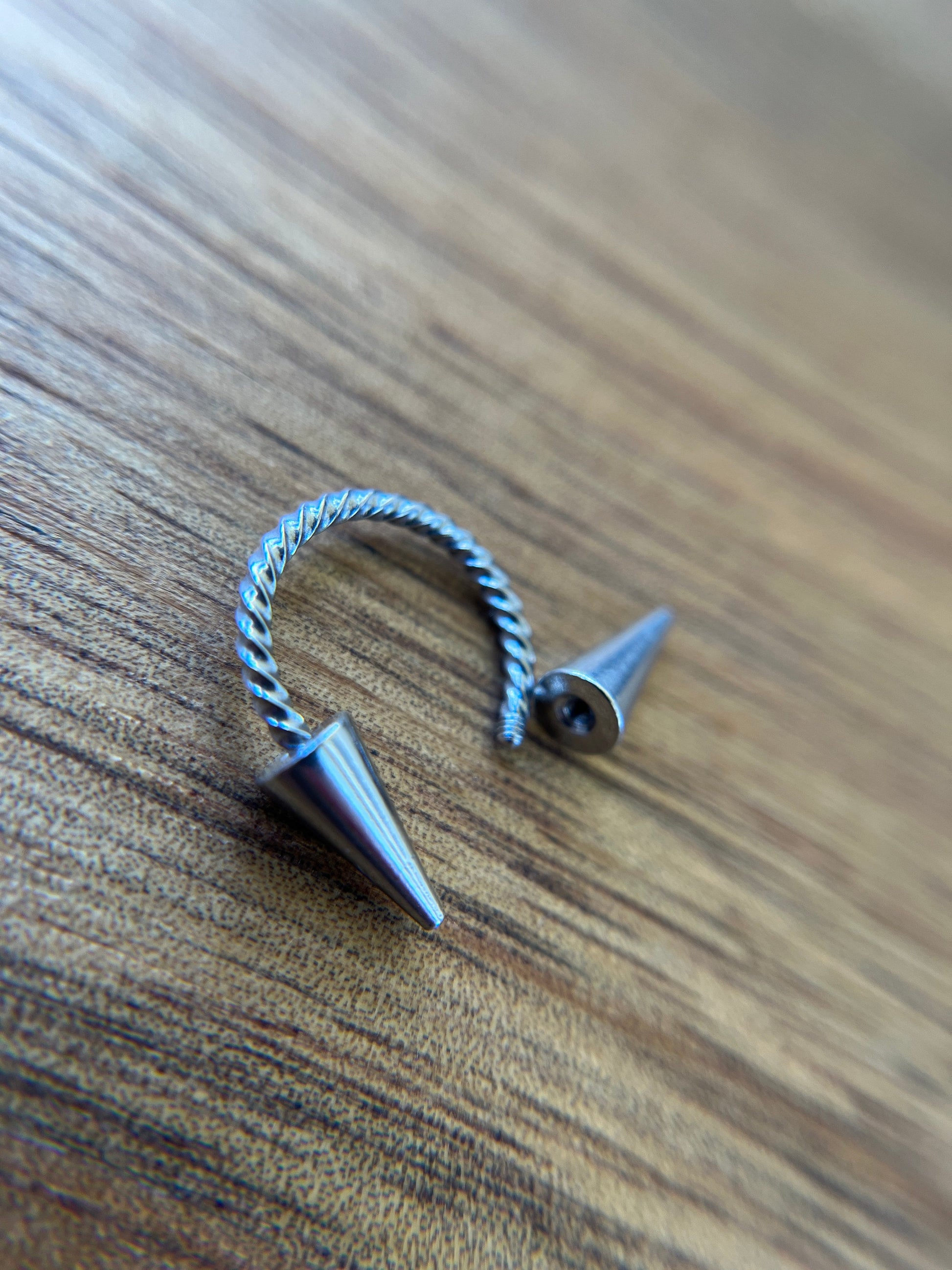 Surgical Steel Smooth or Twisted Long Spikes 16G (1.2mm) Hypoallergenic Horseshoe Ring Septum Piercing Hypoallergenic 316L Steel Spiked