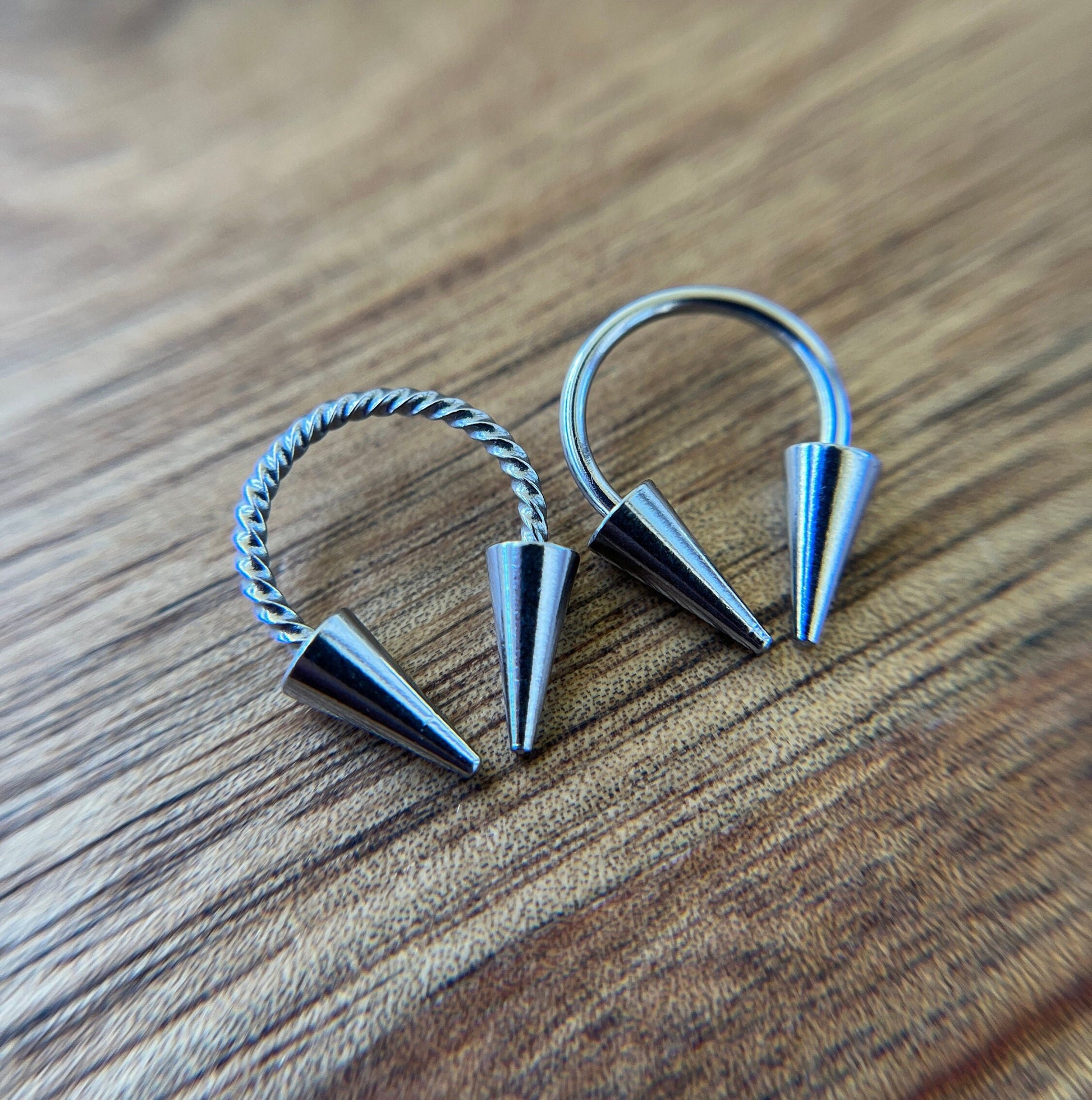 Surgical Steel Smooth or Twisted Long Spikes 16G (1.2mm) Hypoallergenic Horseshoe Ring Septum Piercing Hypoallergenic 316L Steel Spiked