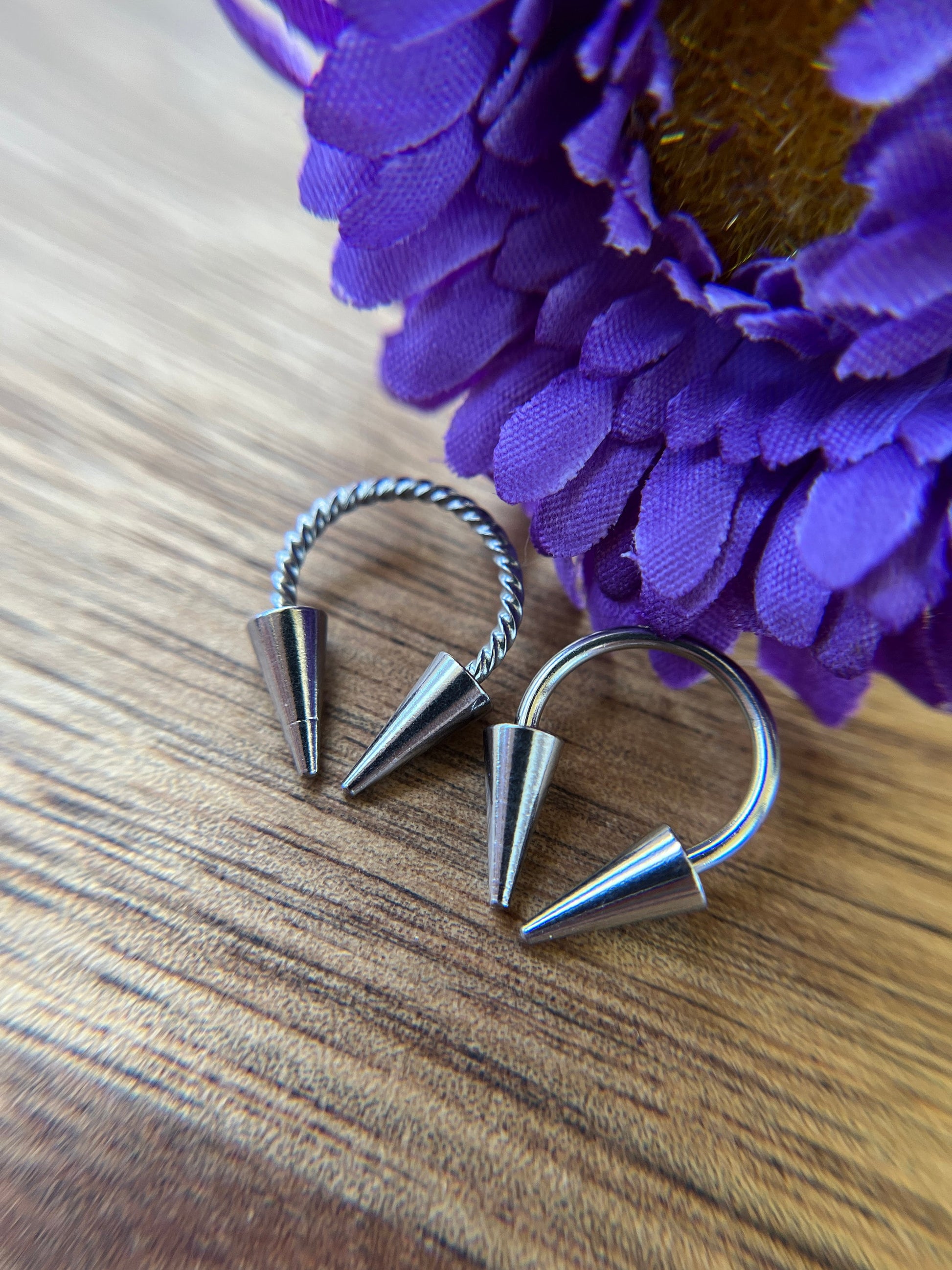 Surgical Steel Smooth or Twisted Long Spikes 16G (1.2mm) Hypoallergenic Horseshoe Ring Septum Piercing Hypoallergenic 316L Steel Spiked