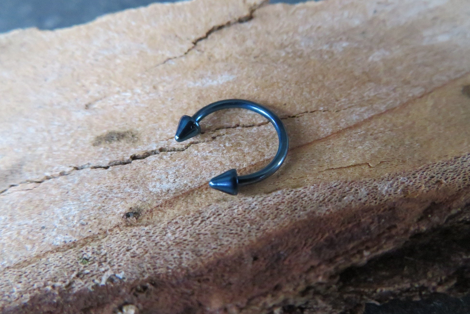 Dark Blue Titanium Ion Plated Spiked 16G (1.2mm) Horseshoe Ring Septum Piercing 316L Surgical Steel Spikes