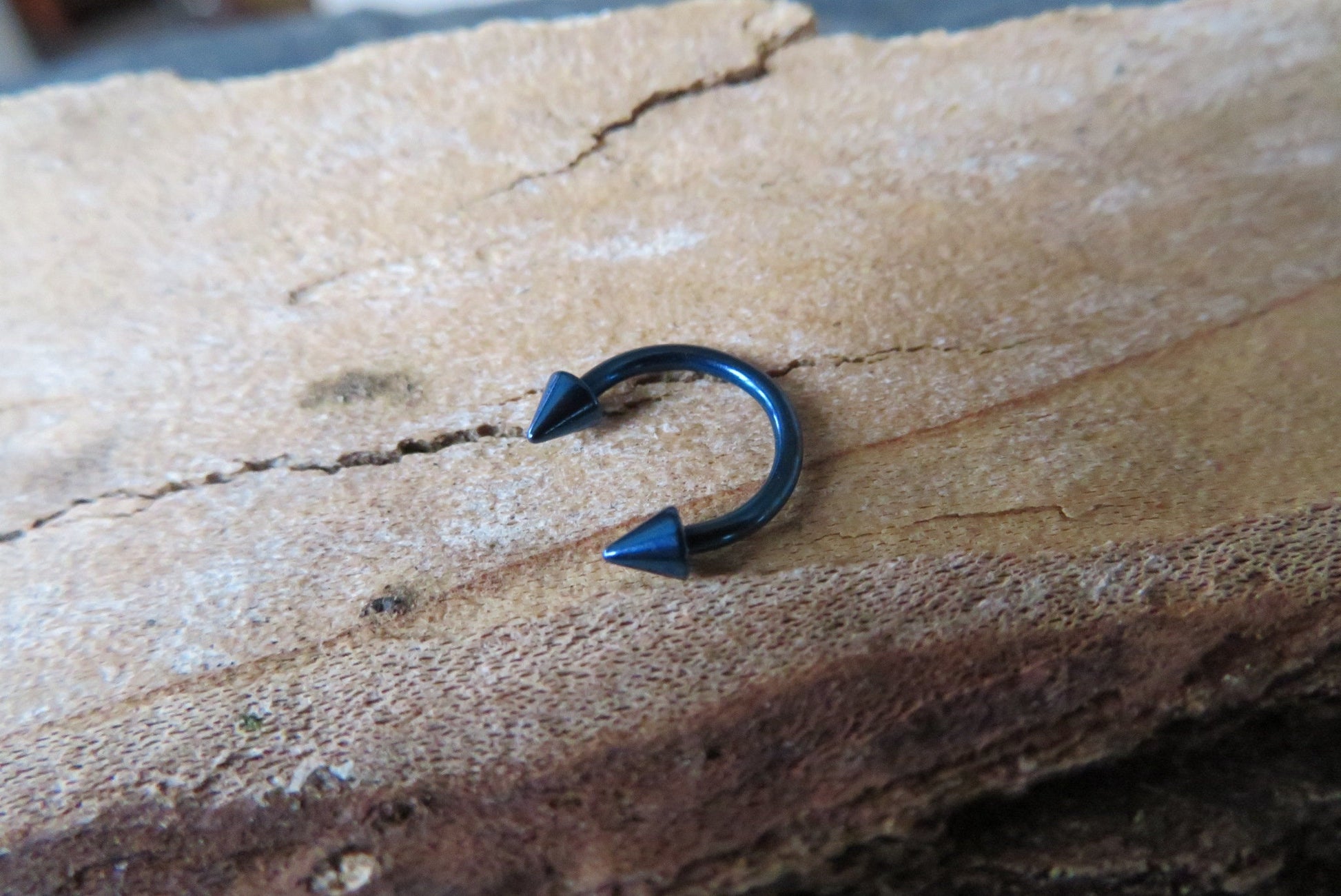 Dark Blue Titanium Ion Plated Spiked 16G (1.2mm) Horseshoe Ring Septum Piercing 316L Surgical Steel Spikes