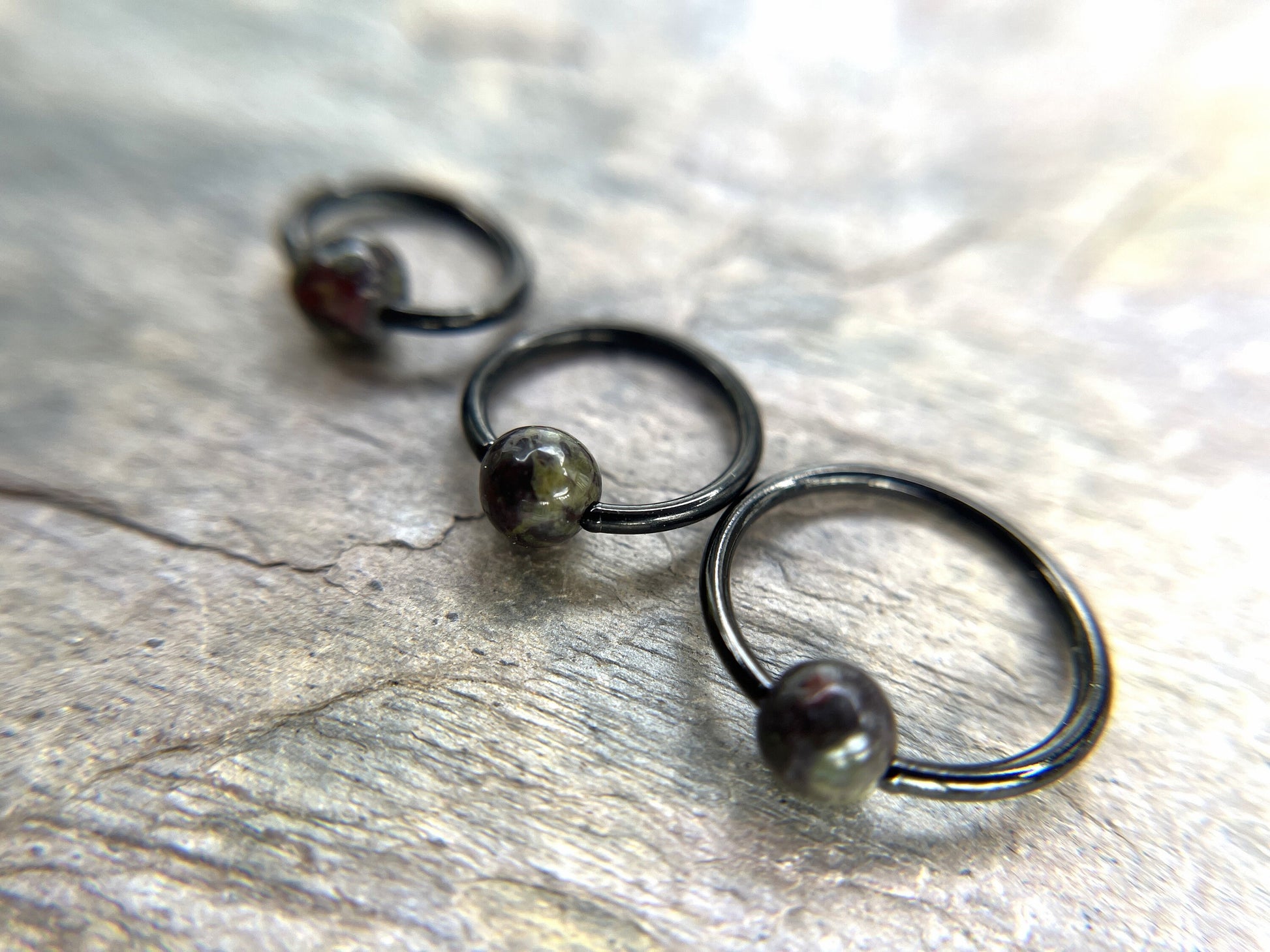 Natural Dragon's Blood Jasper Stone Bead Black Titanium Plated CBR Ring Hoop 16G (1.2mm) 14G (1.6mm) Nose Cartilage Septum Piercing Daith