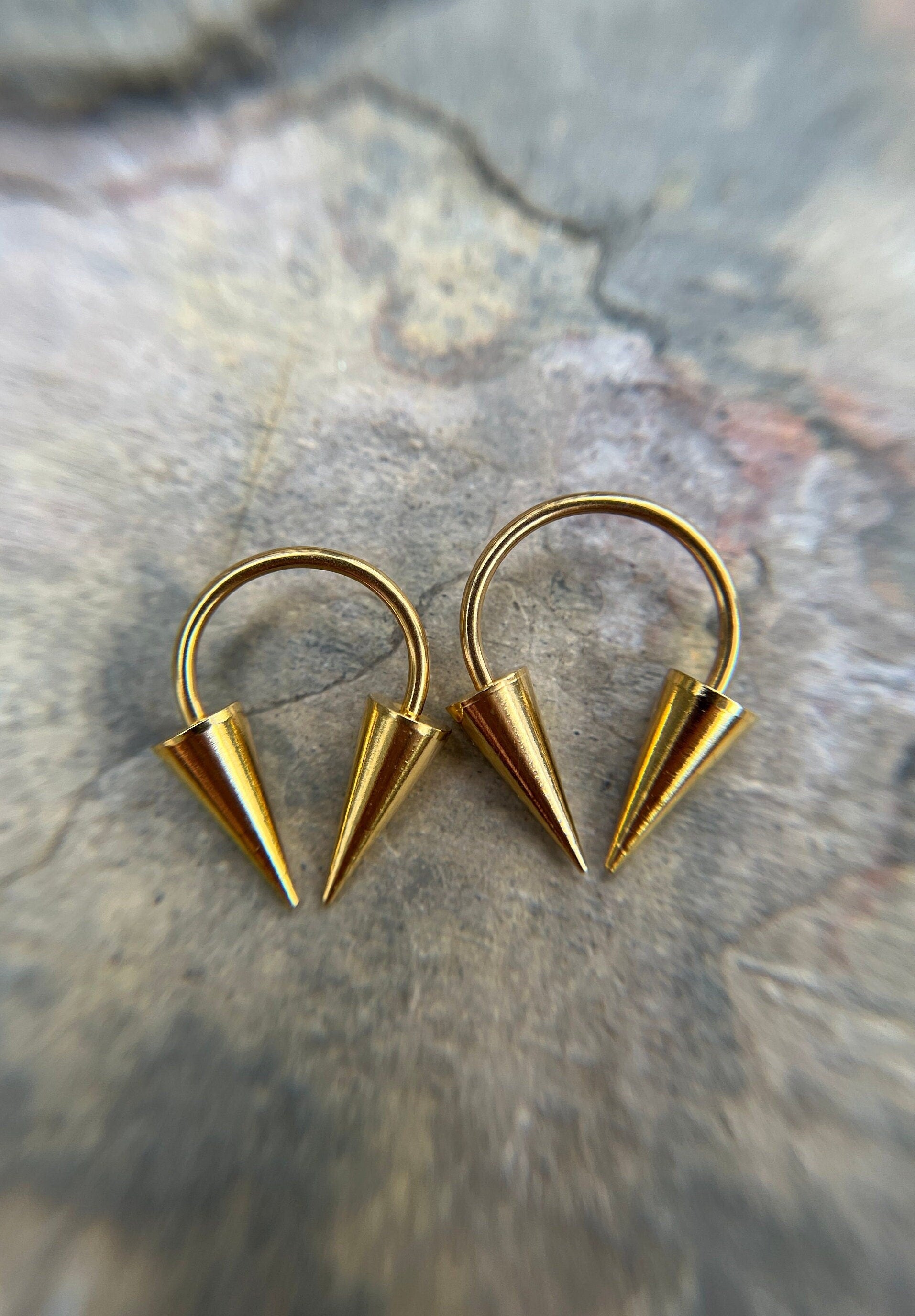 Gold Titanium Ion Plated Extra Long Spikes 16G (1.2mm) Horseshoe Ring Septum Nose Cartilage Piercing 316L Steel Spiked Punk Rock Piercings