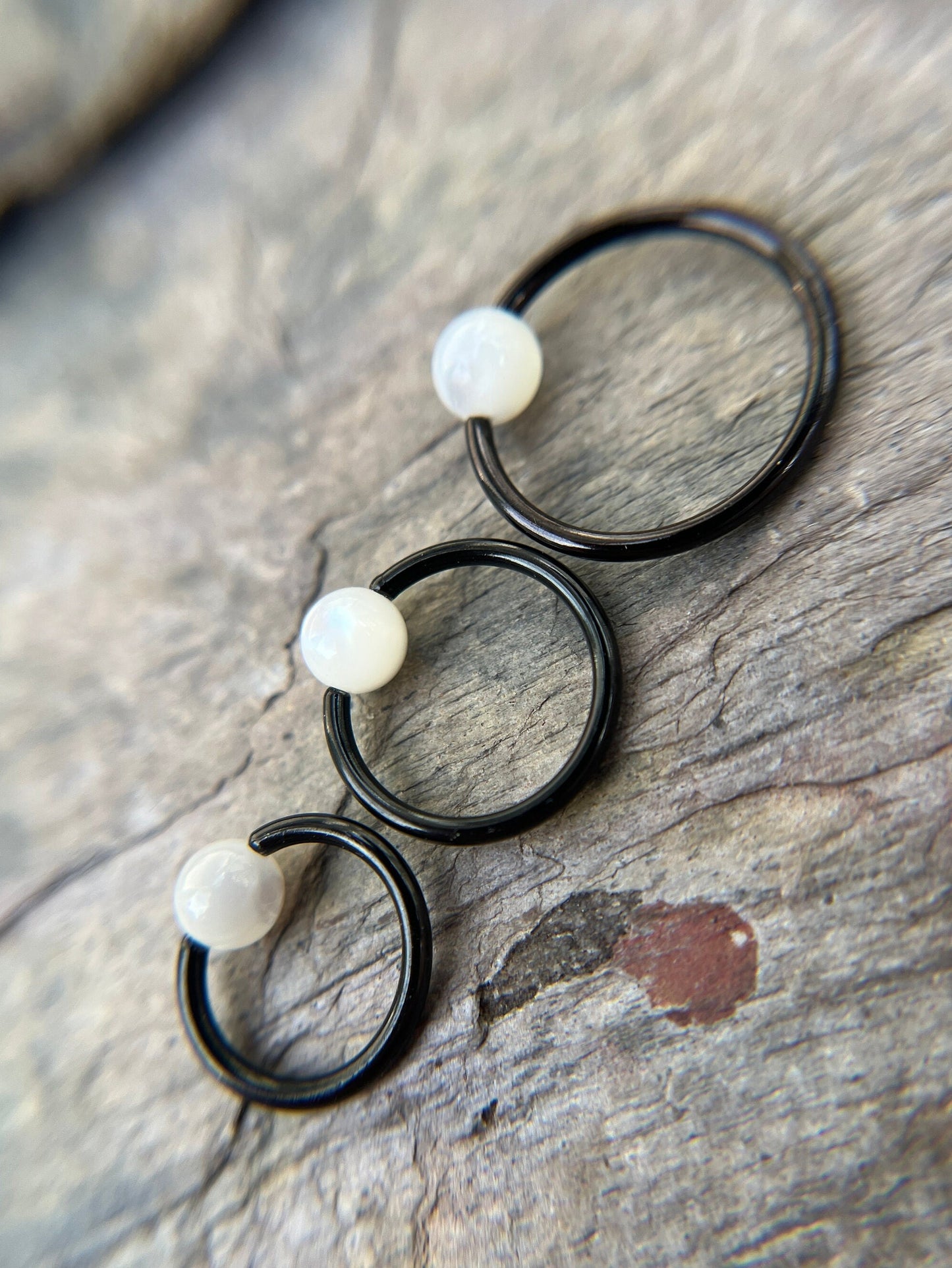 Natural Mother of Pearl Shell Bead Black Titanium Plated CBR Ring Hoop 16G (1.2mm) 14G (1.6mm) Nose Cartilage Septum Piercing 316L Steel