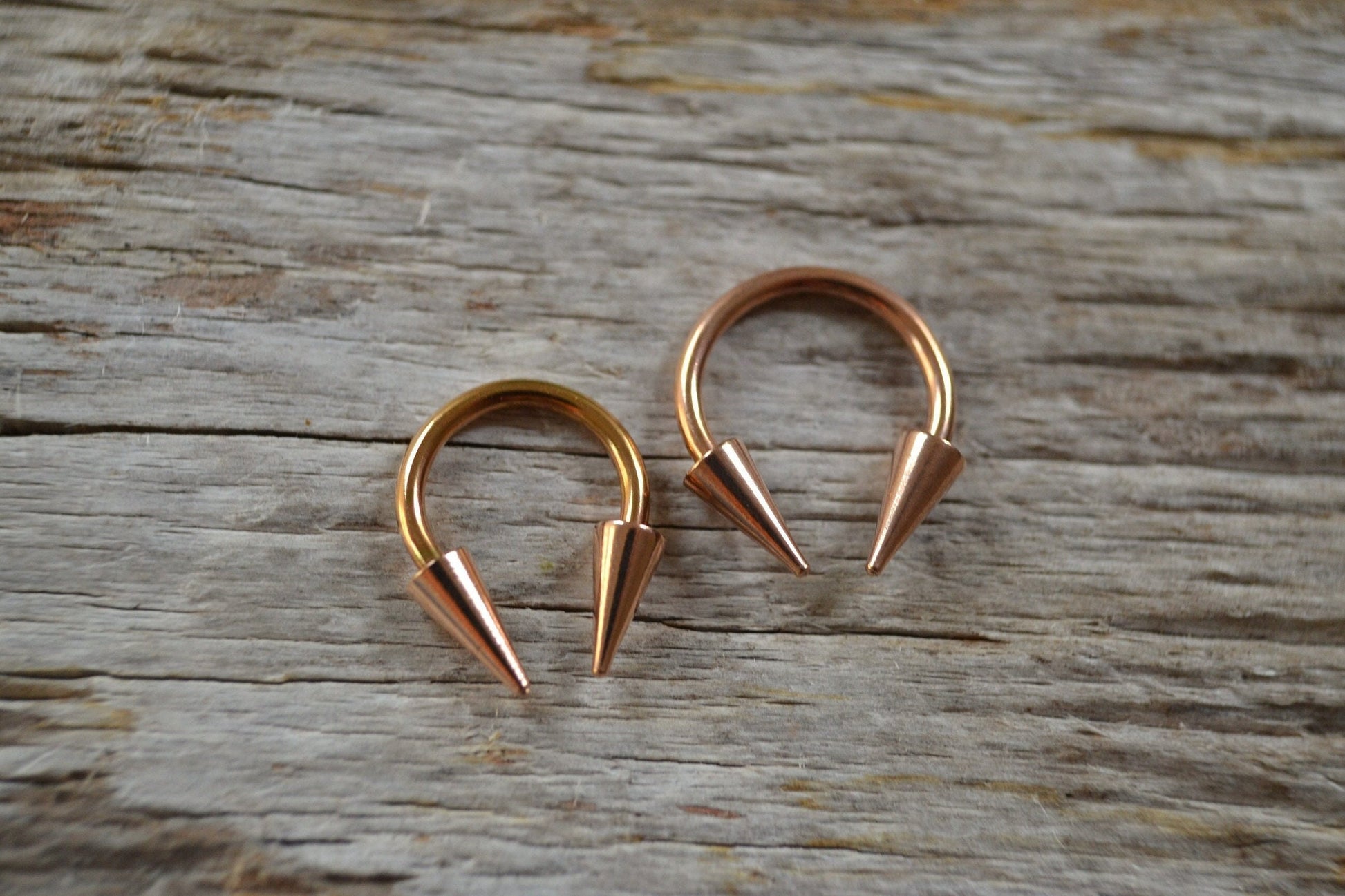 THICK Rose Gold Titanium IP 14G (1.6mm) Long Spikes Horseshoe Ring Septum Piercing Barbell Curved Spiked Surgical Steel Gauged Up